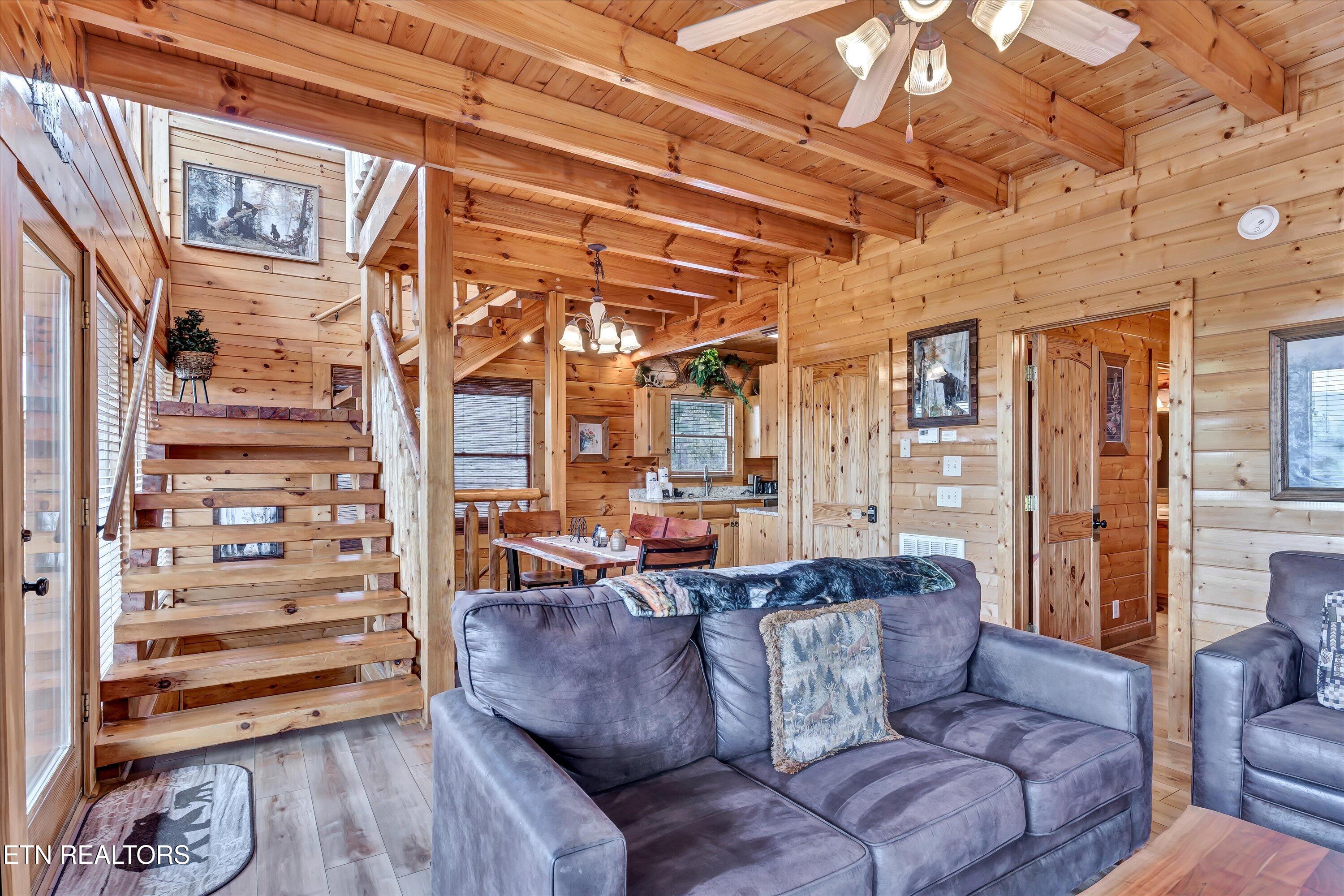 906 Black Bear Cub Way Sevierville TN 37862