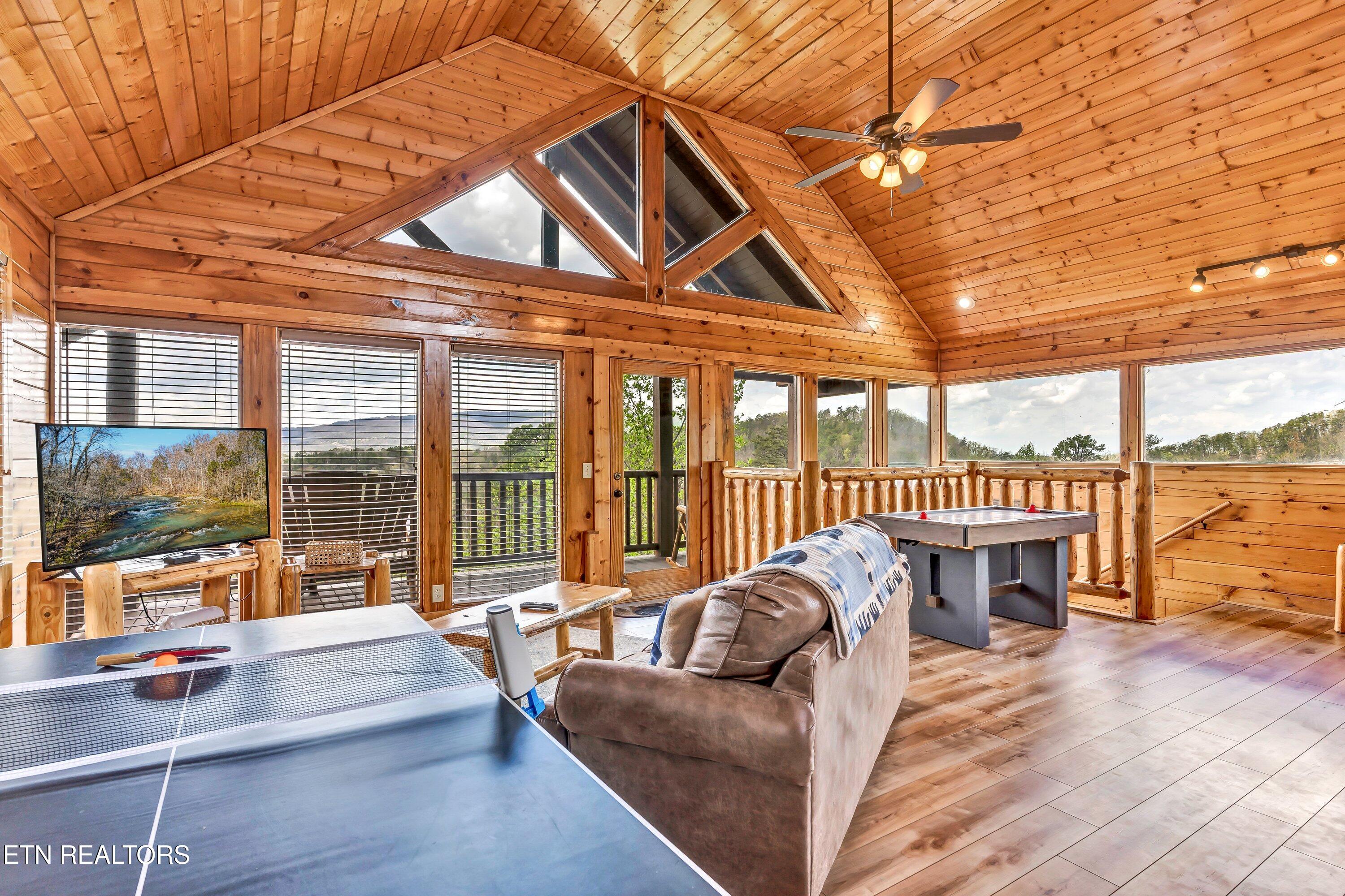 906 Black Bear Cub Way Sevierville TN 37862