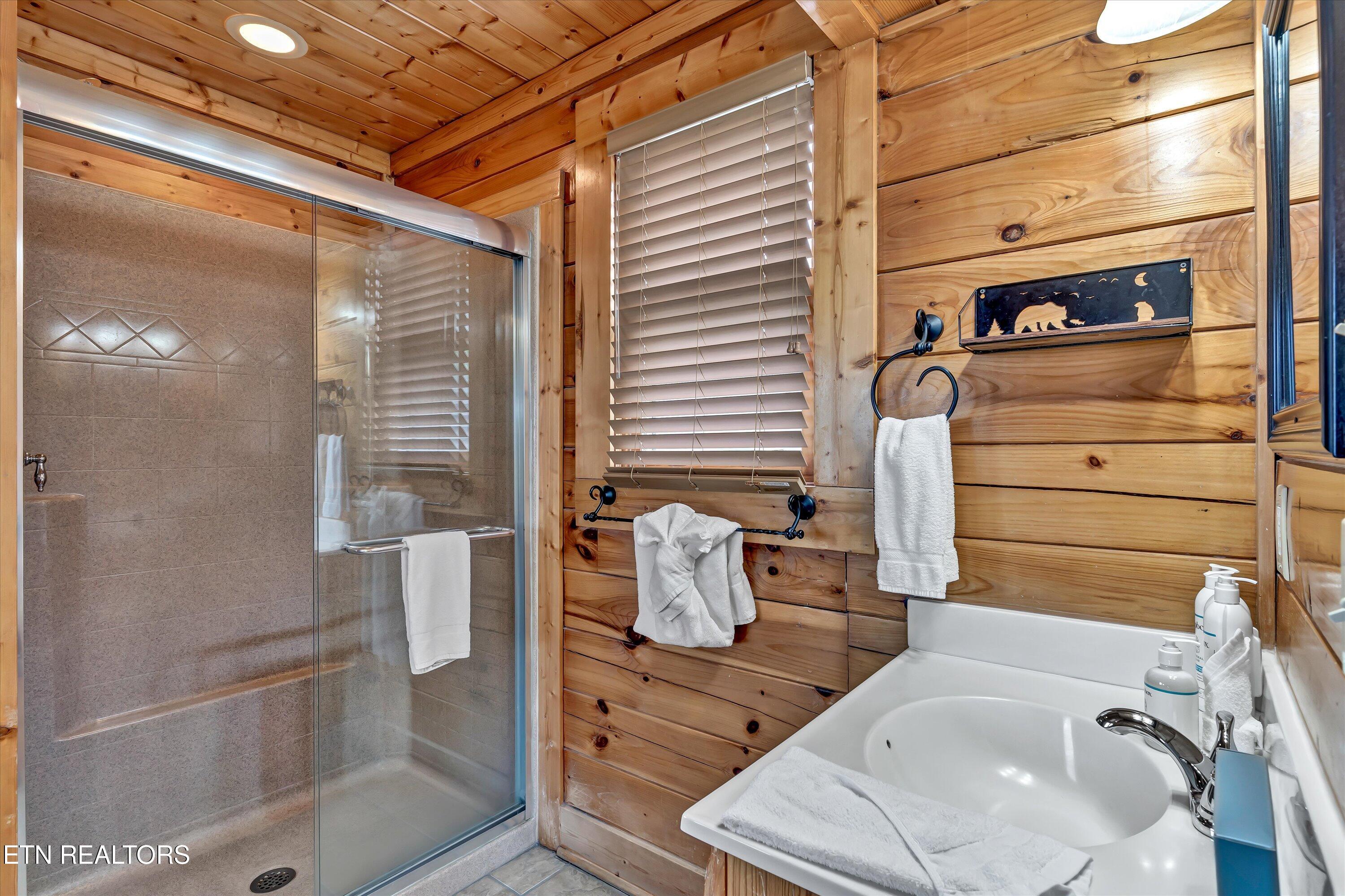 906 Black Bear Cub Way Sevierville TN 37862