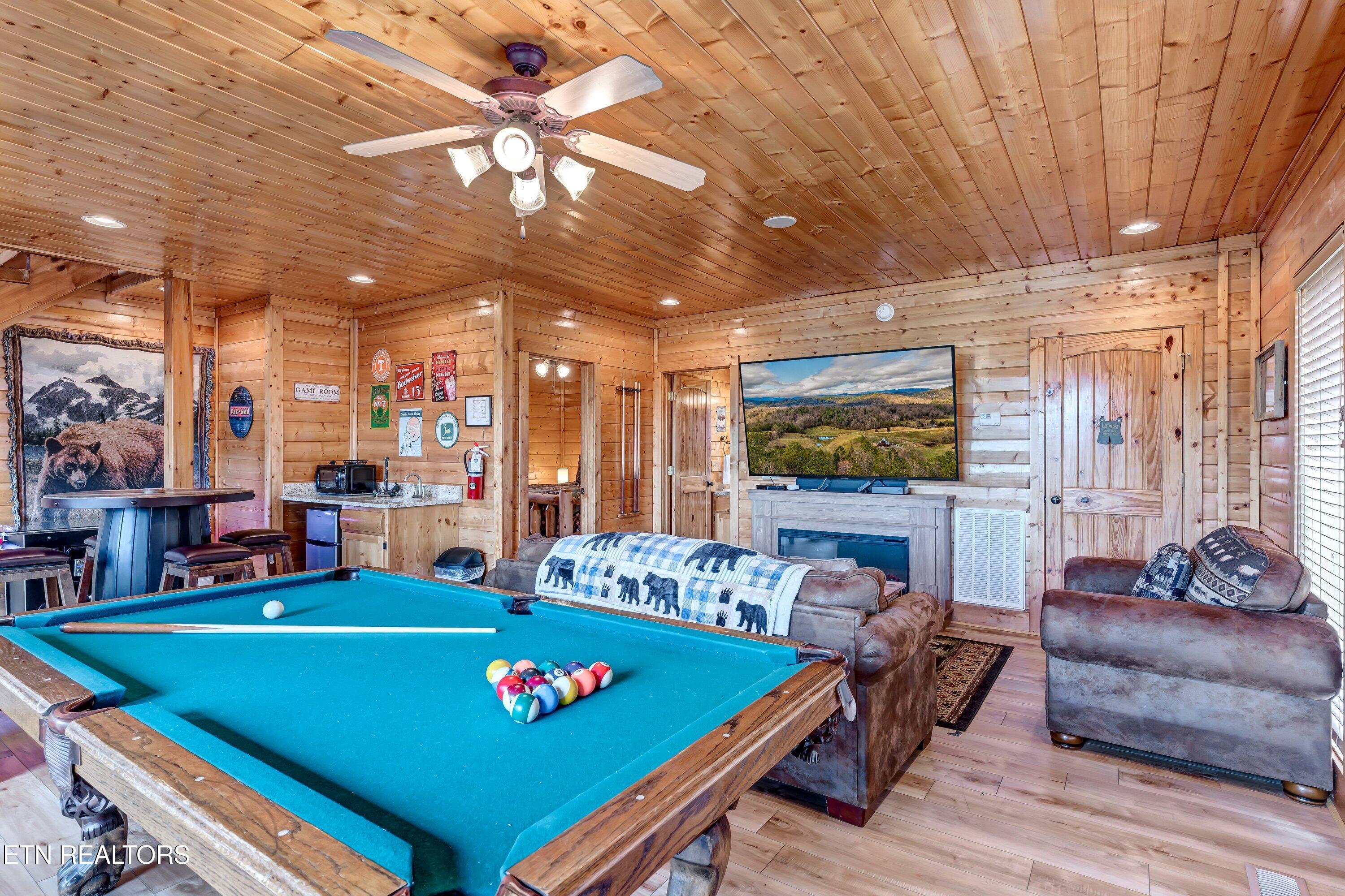 906 Black Bear Cub Way Sevierville TN 37862