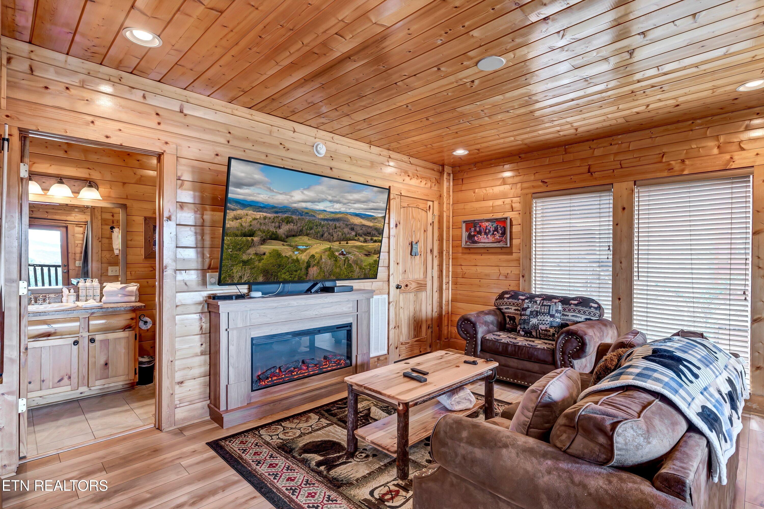 906 Black Bear Cub Way Sevierville TN 37862