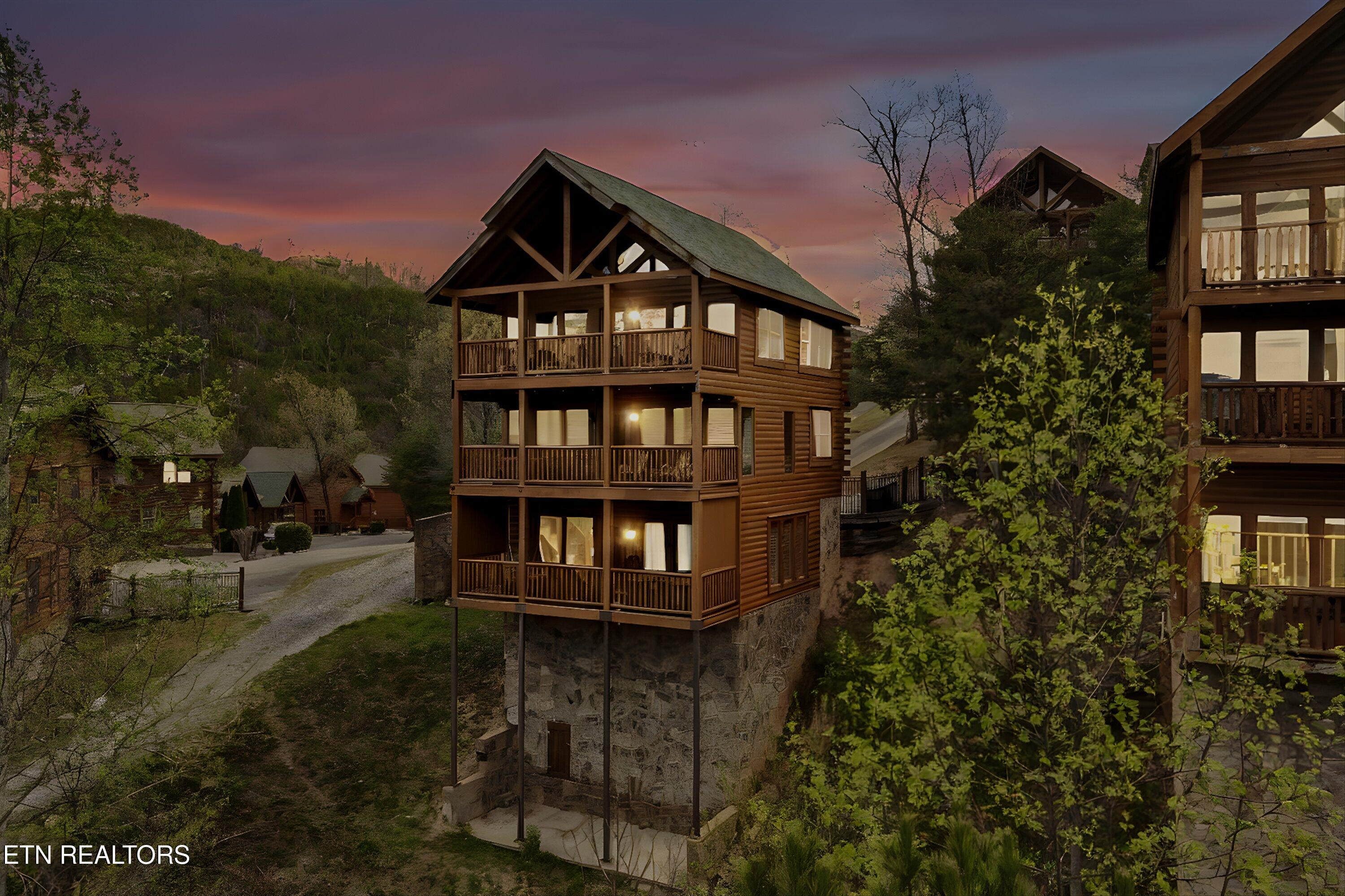 906 Black Bear Cub Way Sevierville TN 37862