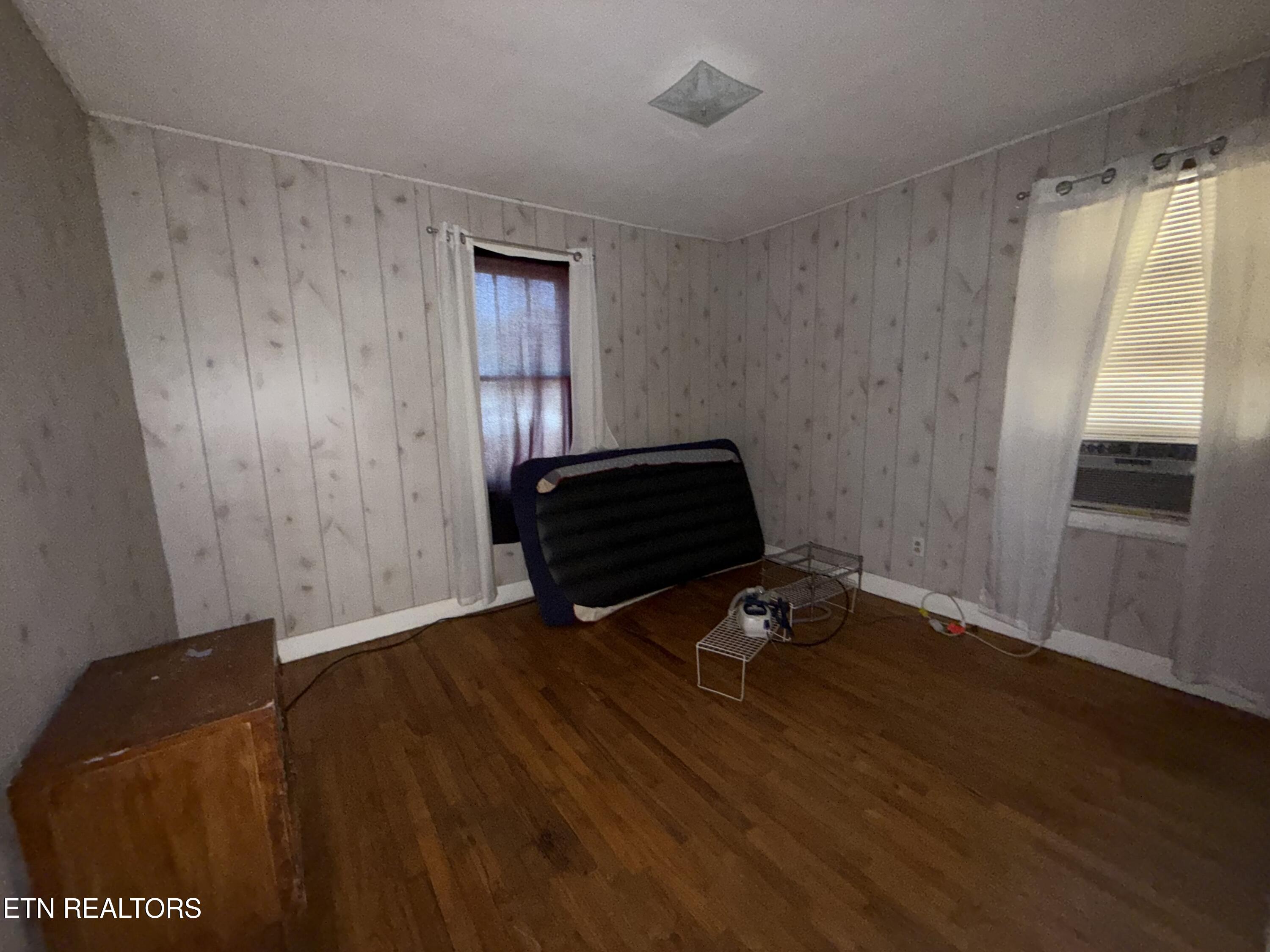 8032 E Emory Road Corryton TN 37721