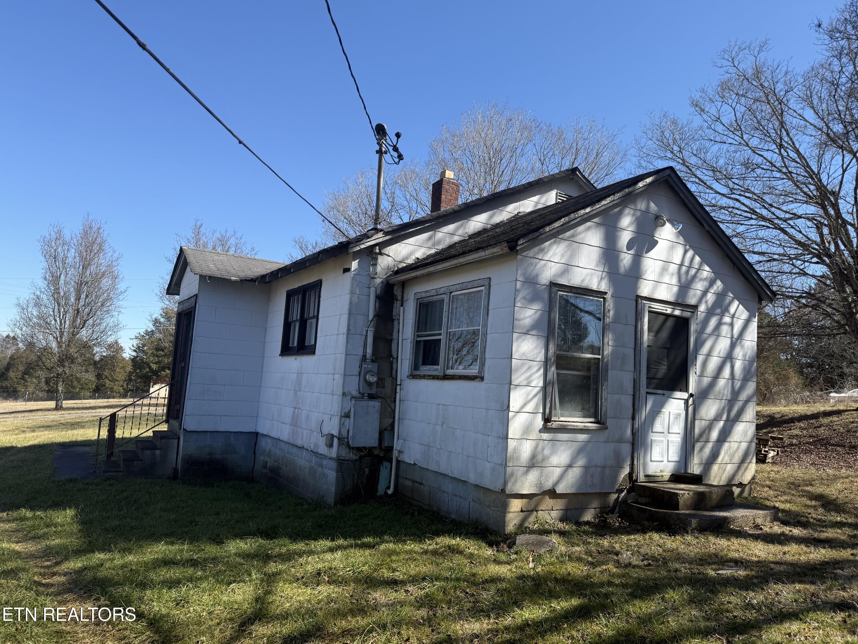 8032 E Emory Road Corryton TN 37721