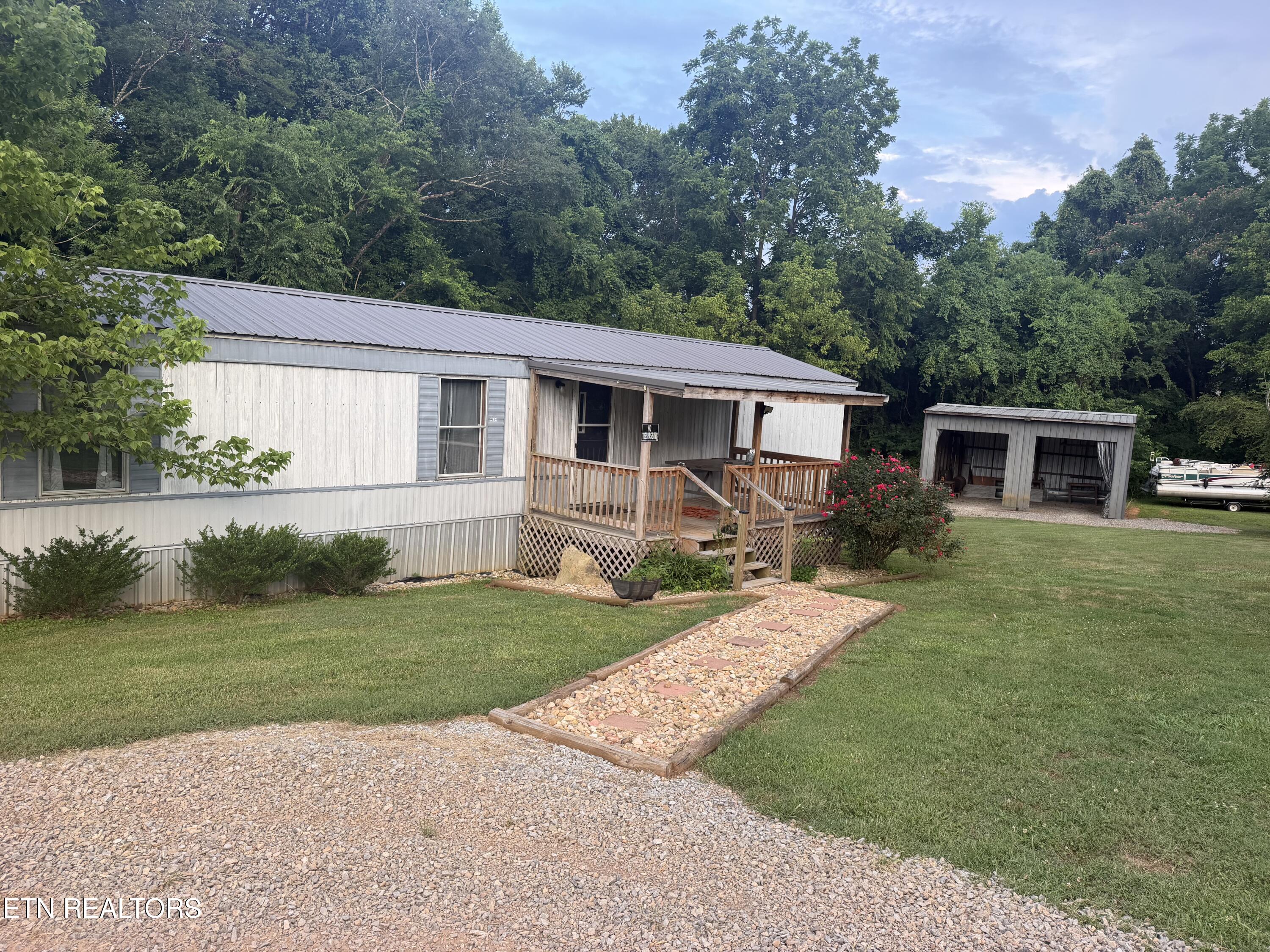 2839 W Old Topside Road Louisville TN 37777