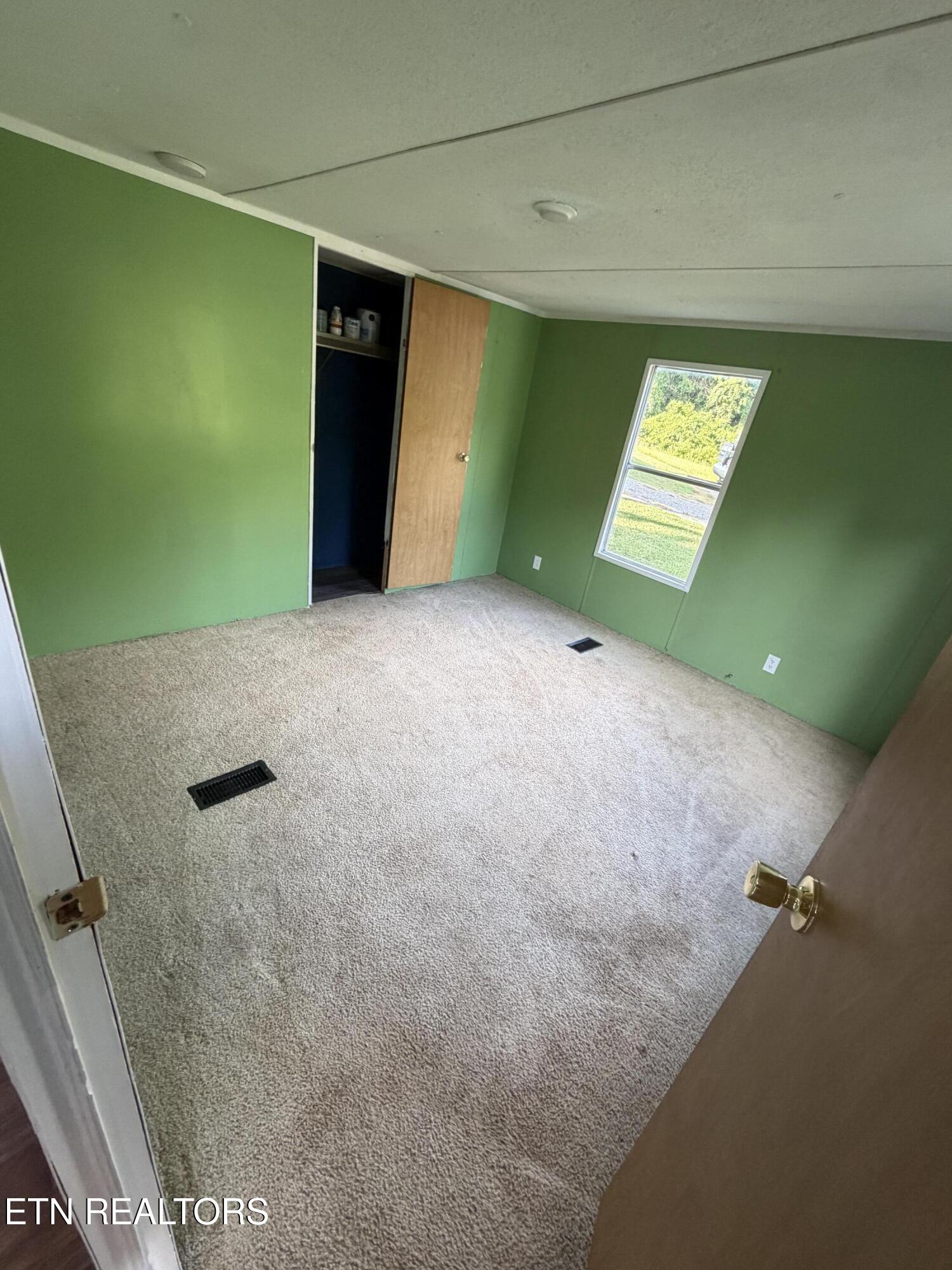 2839 W Old Topside Road Louisville TN 37777