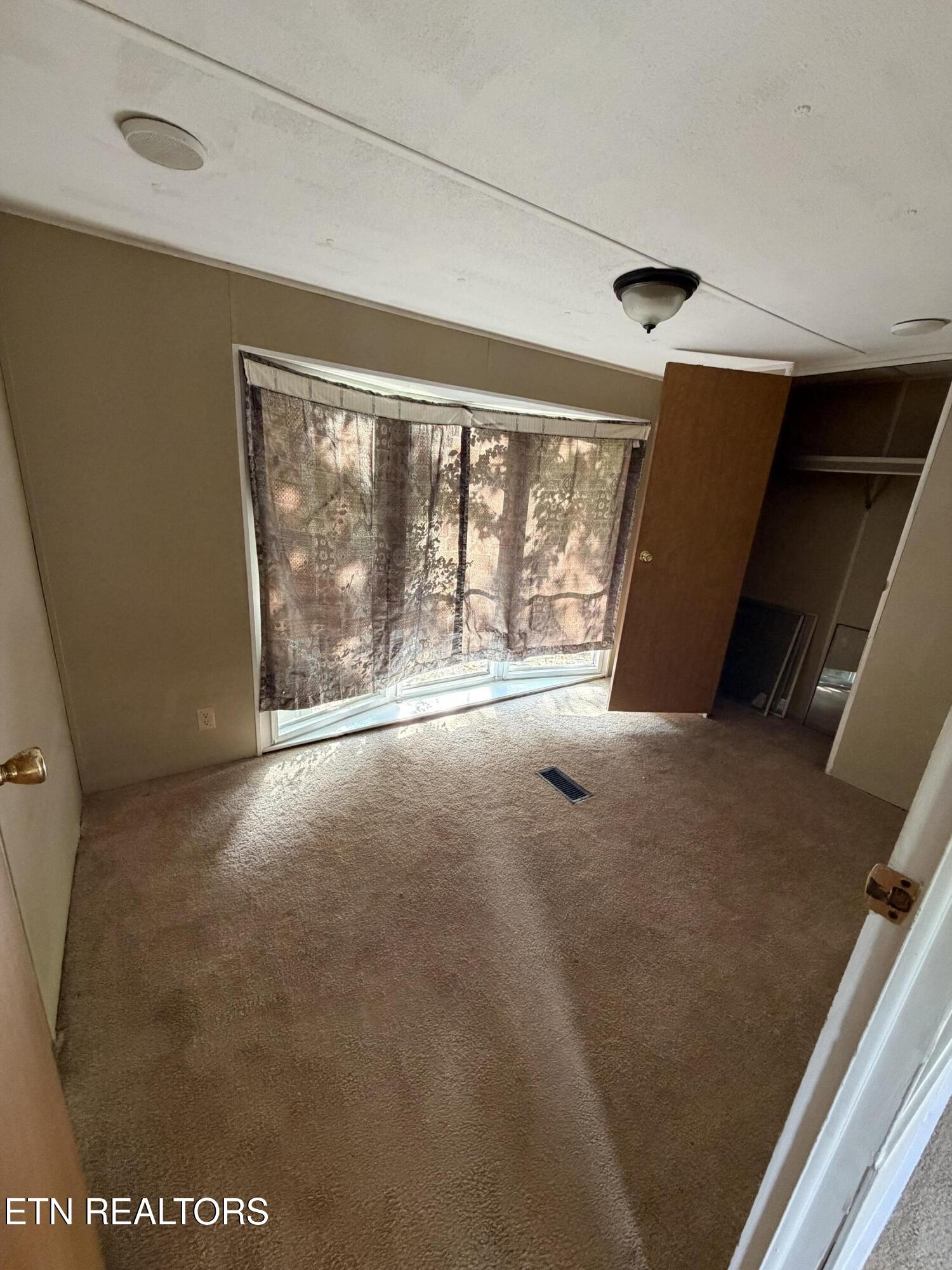 2839 W Old Topside Road Louisville TN 37777
