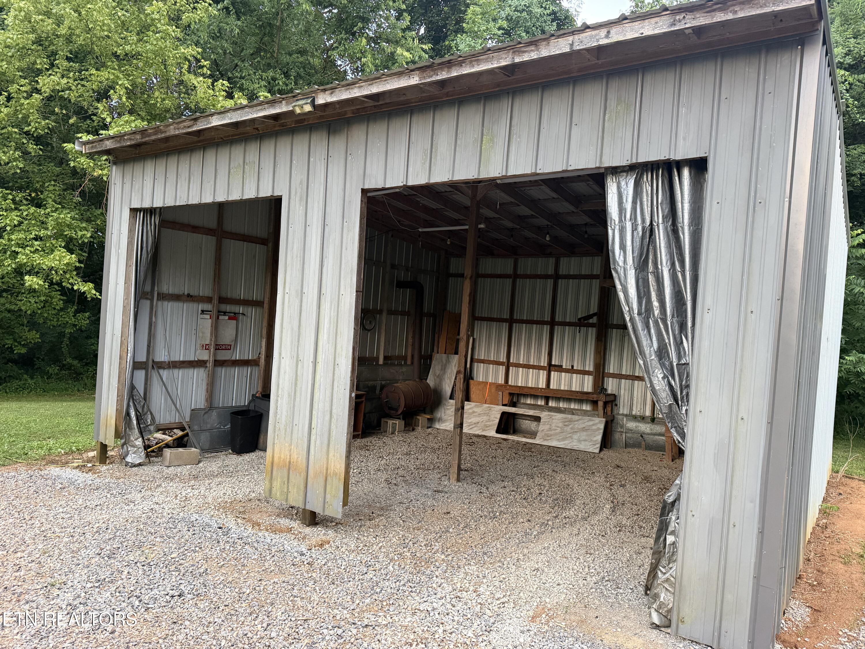 2839 W Old Topside Road Louisville TN 37777