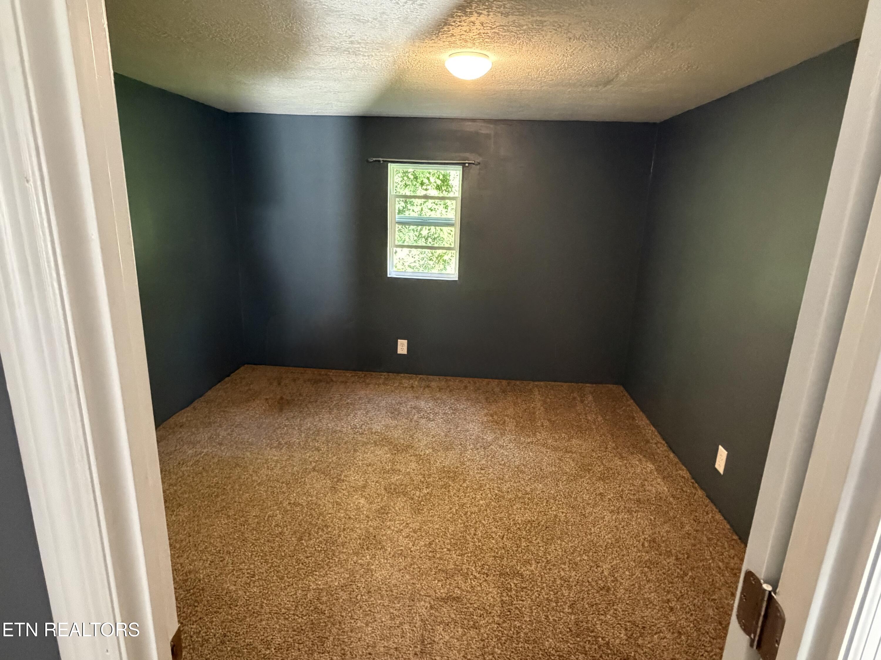 2839 W Old Topside Road Louisville TN 37777