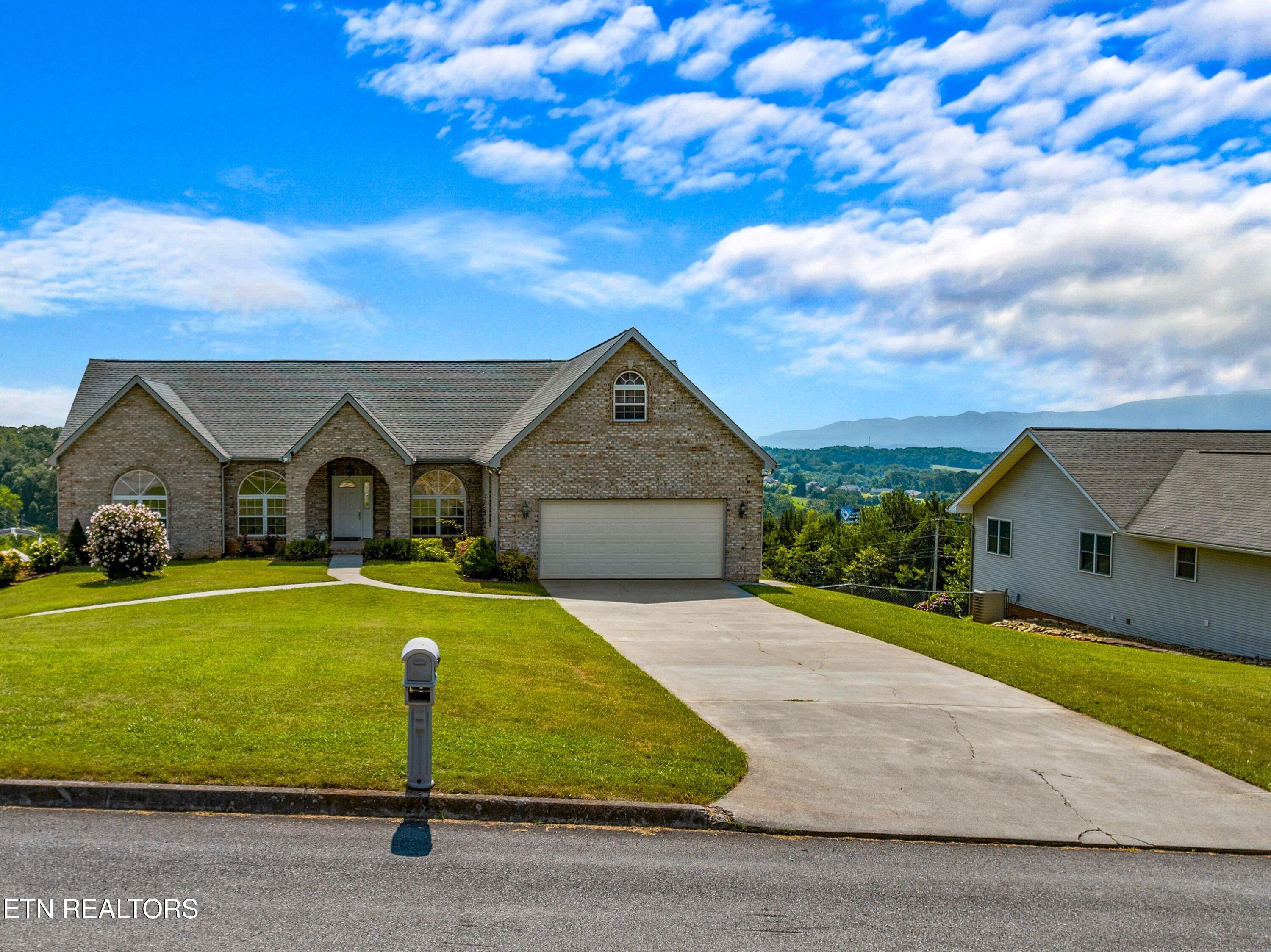 108 Skyline Drive Dandridge TN 37725