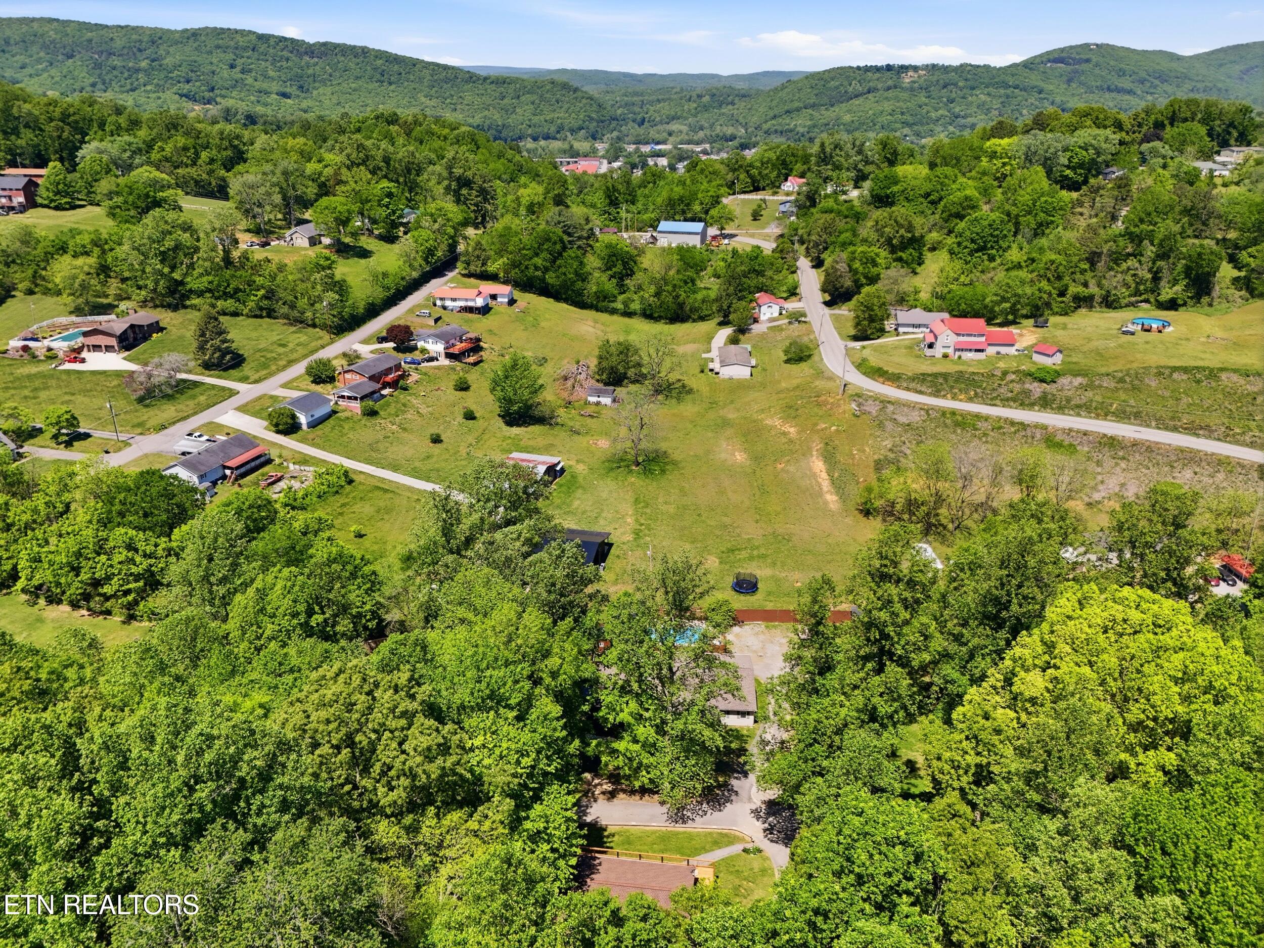 118 Clark Lane Harriman TN 37748