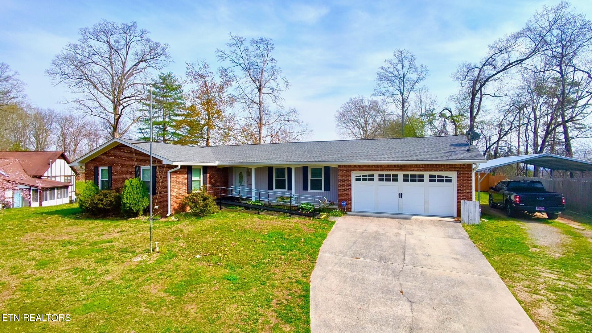 102 Oakwood Drive Clinton TN 37716