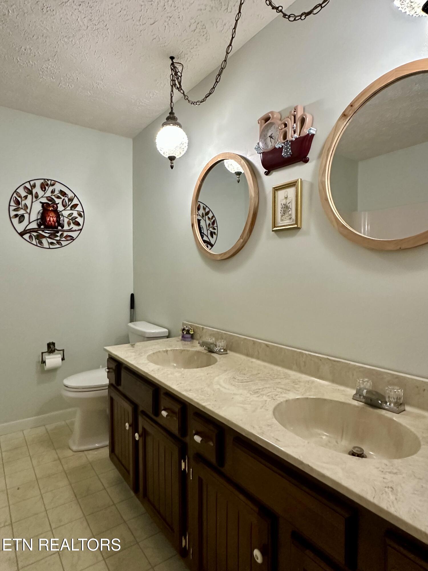 102 Oakwood Drive Clinton TN 37716