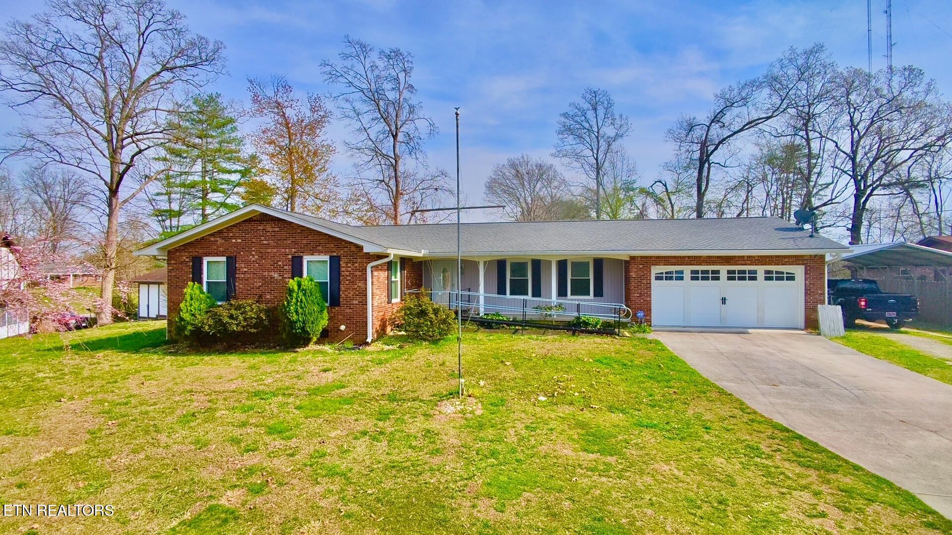 102 Oakwood Drive Clinton TN 37716