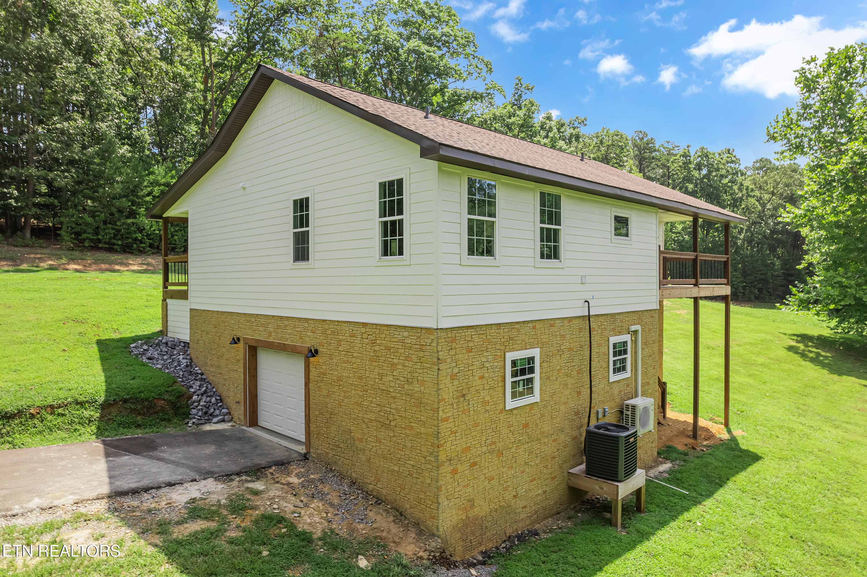 123 Cove Springs Drive Dandridge TN 37725