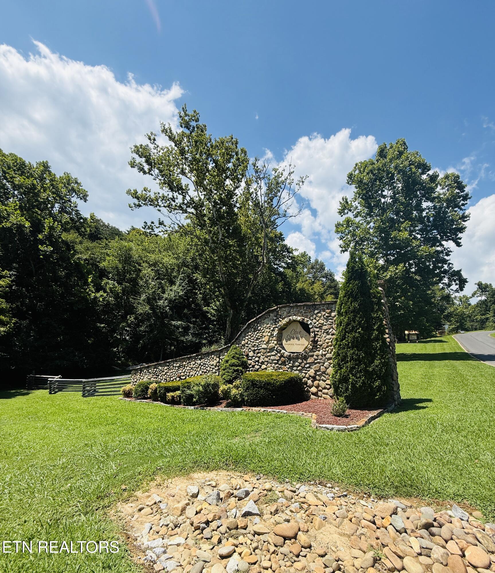123 Cove Springs Drive Dandridge TN 37725