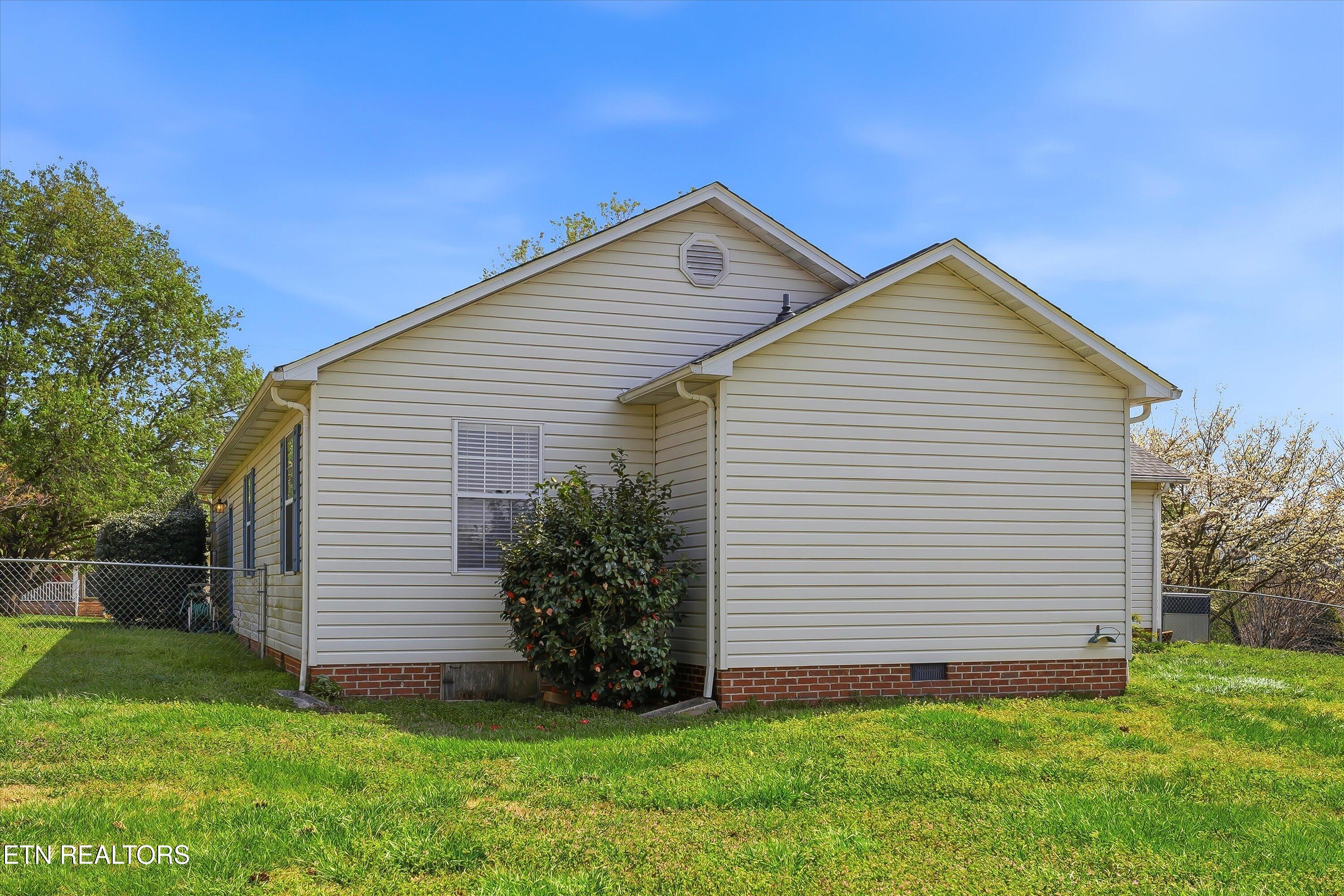 437 Wilaway Road Maryville TN 37801
