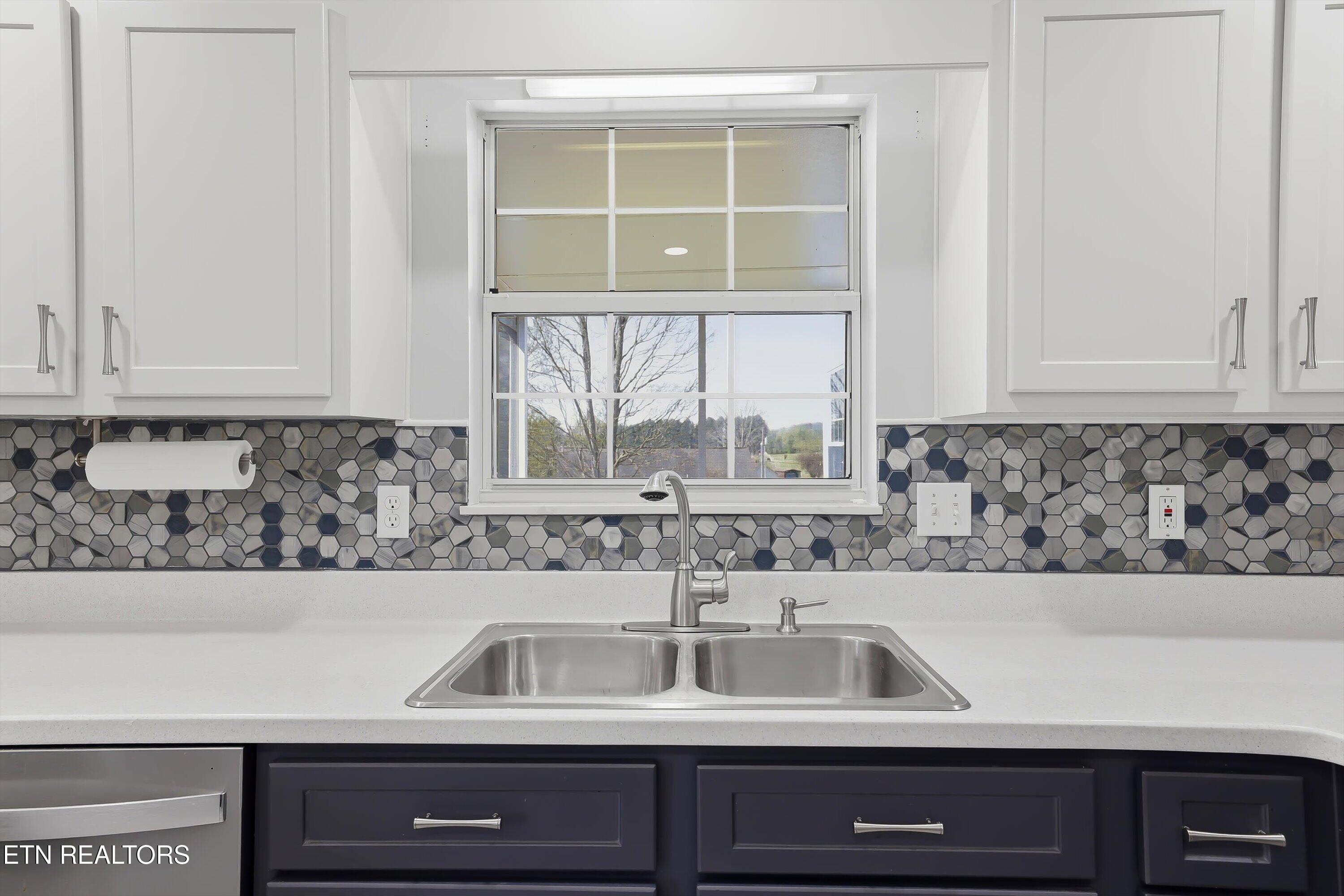 437 Wilaway Road Maryville TN 37801