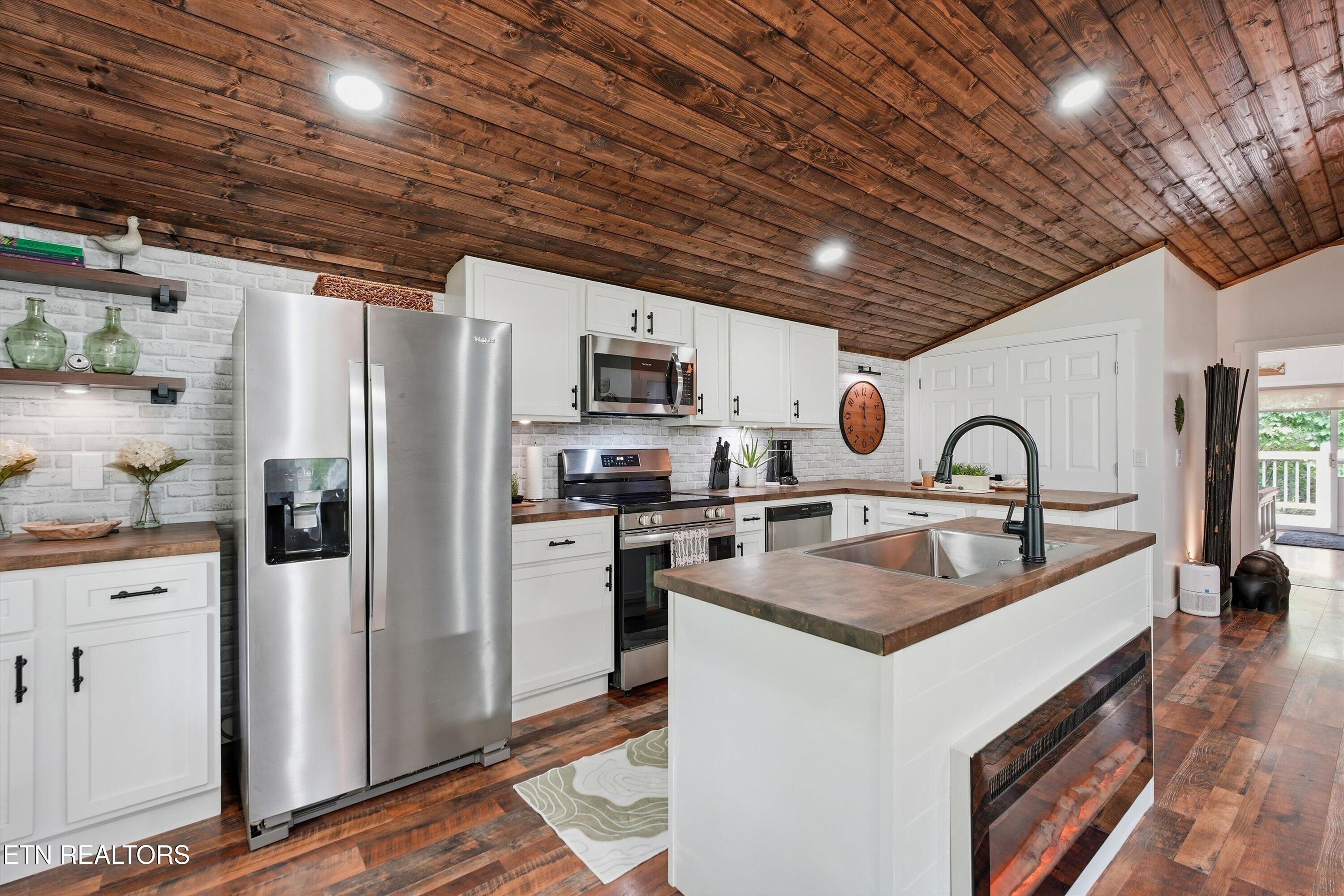 1968 Dry Hill Road Rockwood TN 37854