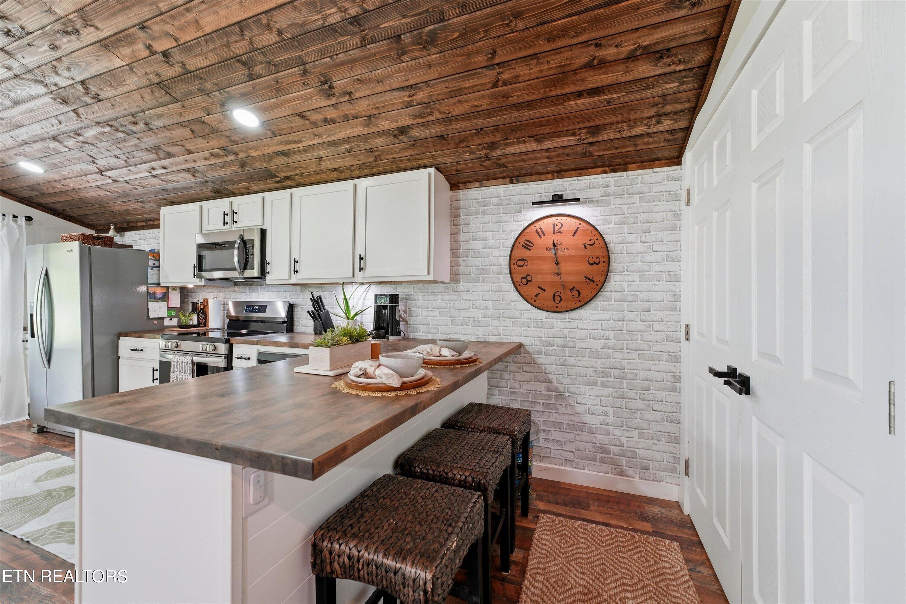 1968 Dry Hill Road Rockwood TN 37854
