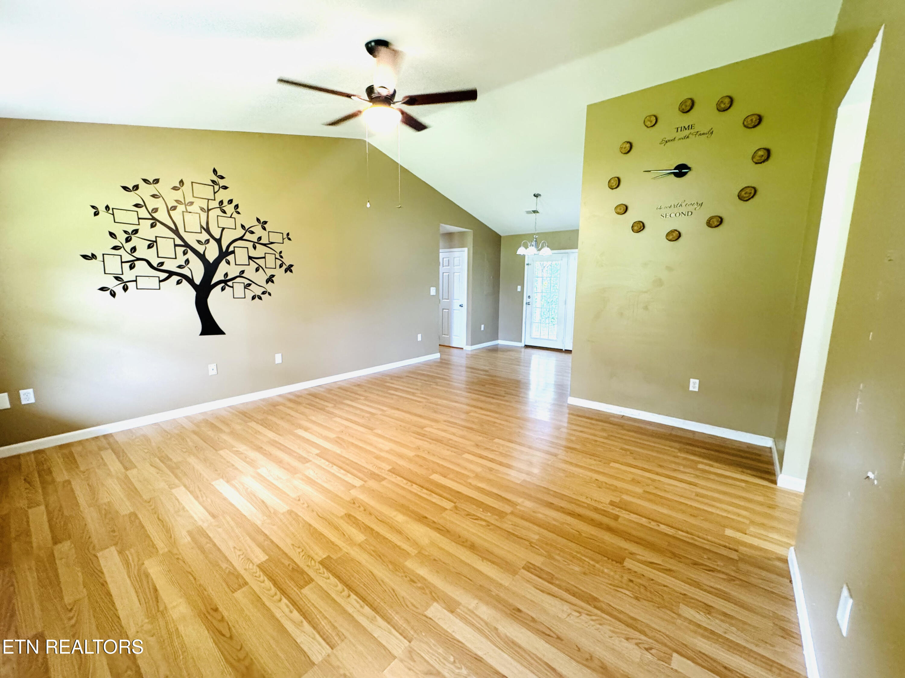 276 Parkview Drive Oneida TN 37841