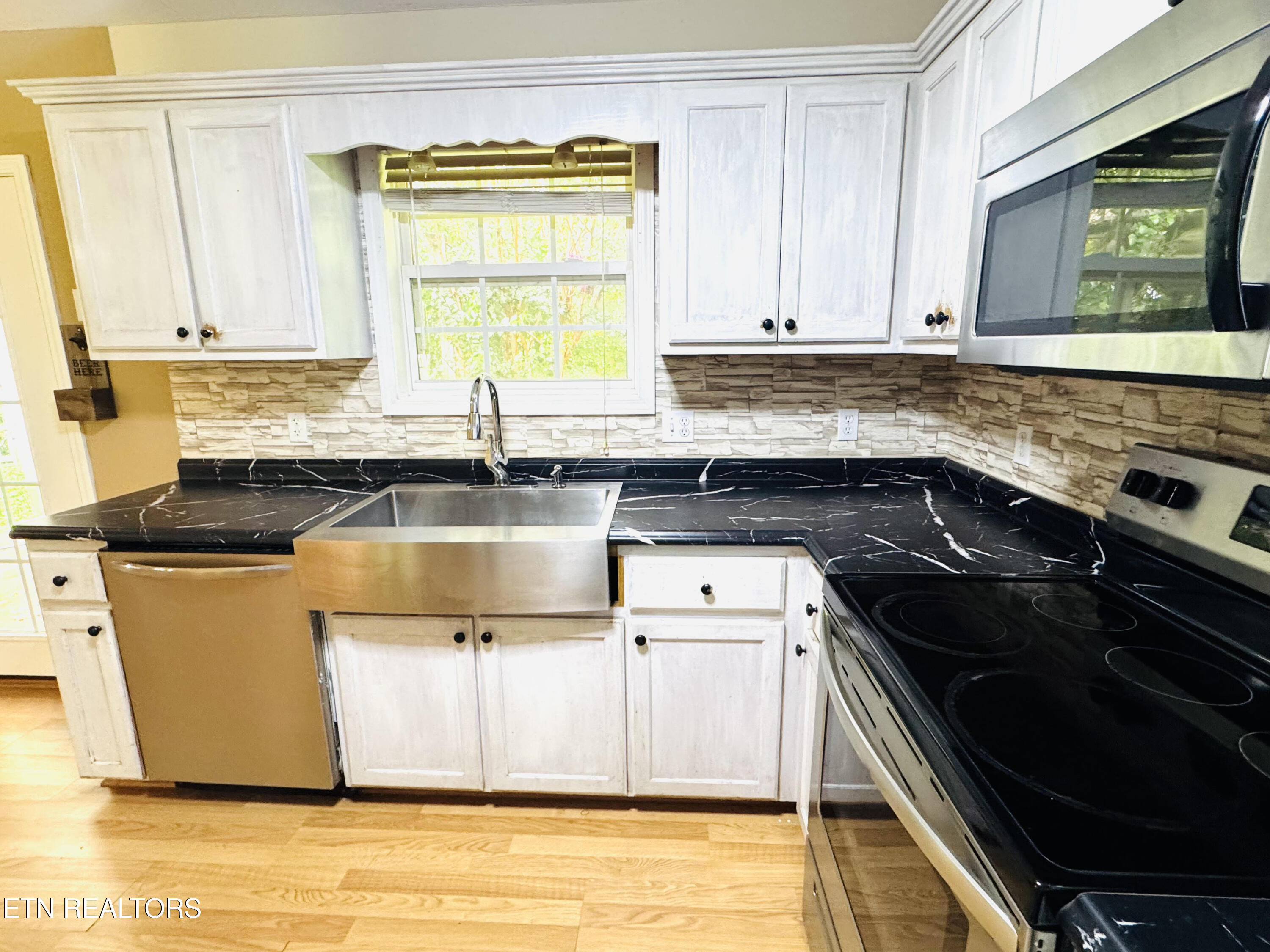 276 Parkview Drive Oneida TN 37841
