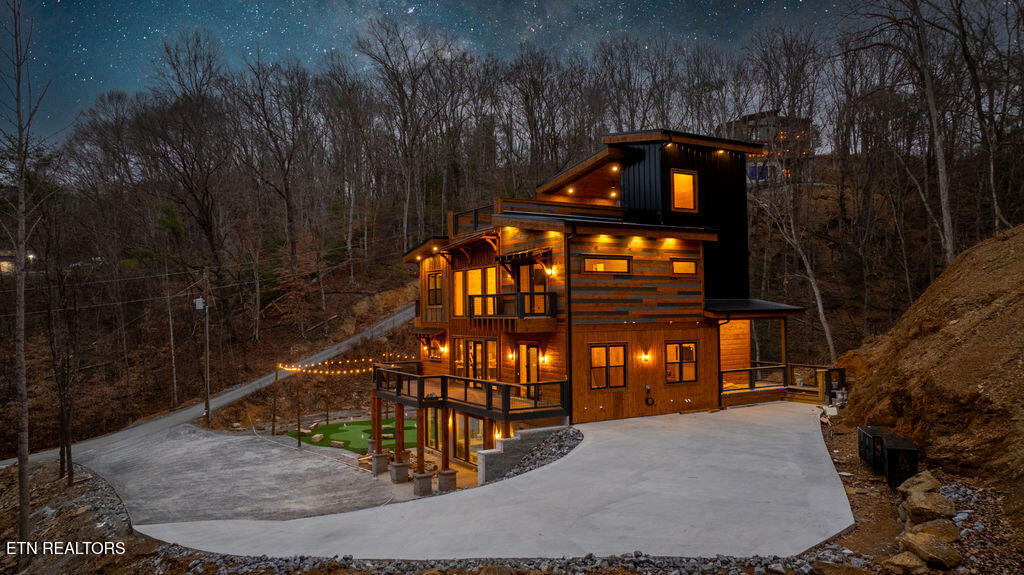 1880 Allen Way Sevierville TN 37862