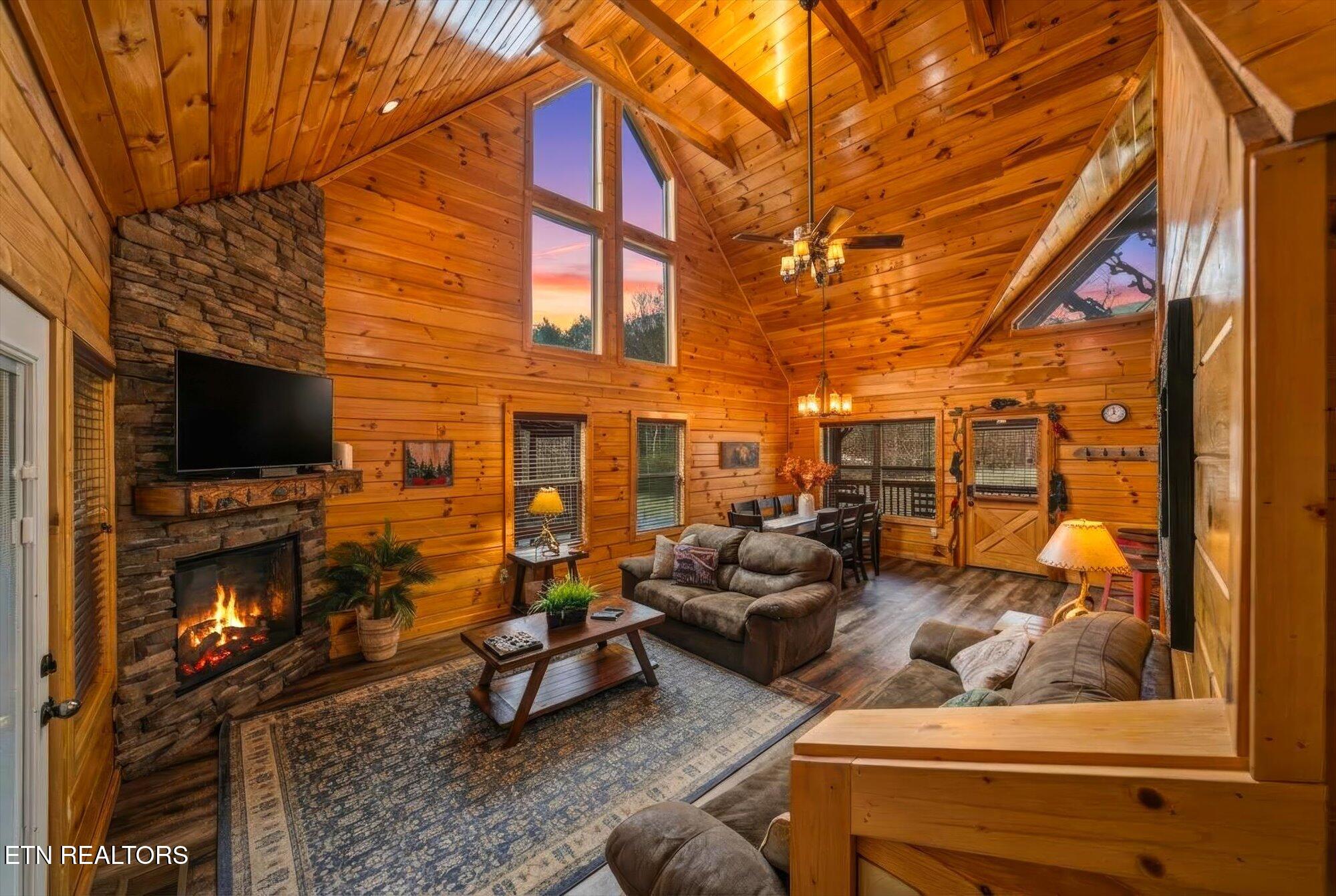 551 Blackberry Ridge Way Pigeon Forge TN 37863