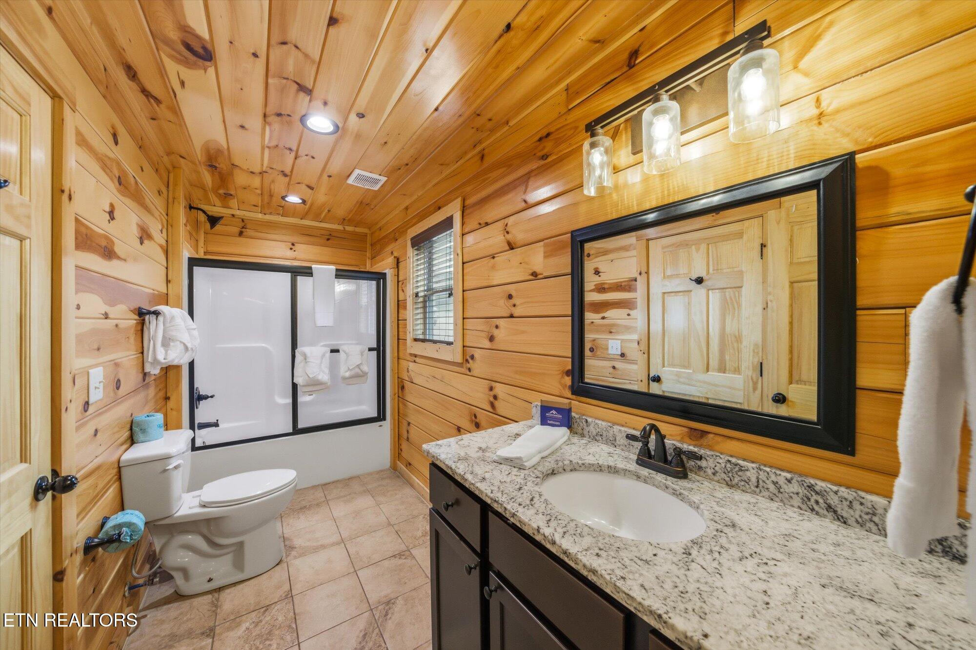 551 Blackberry Ridge Way Pigeon Forge TN 37863