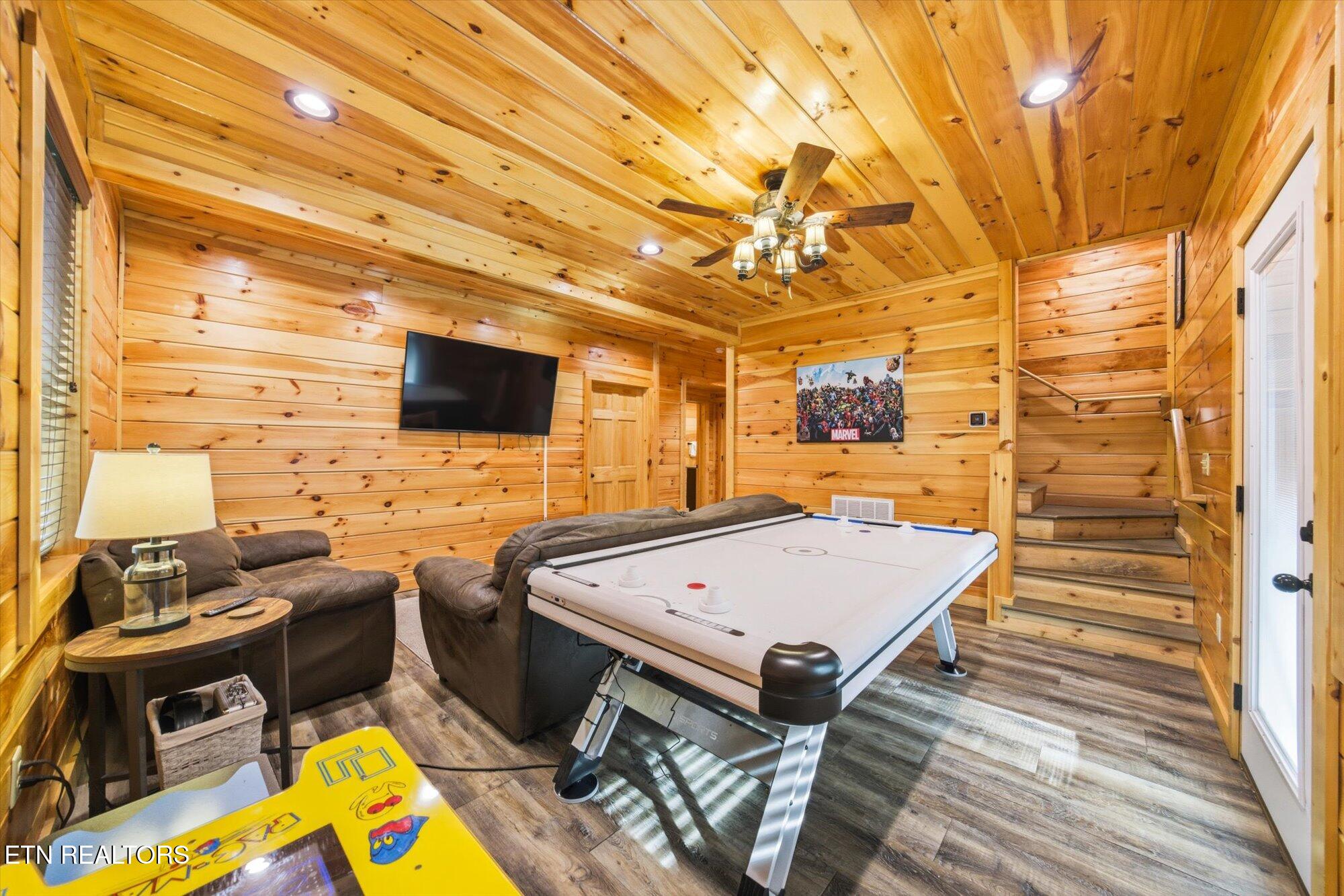 551 Blackberry Ridge Way Pigeon Forge TN 37863