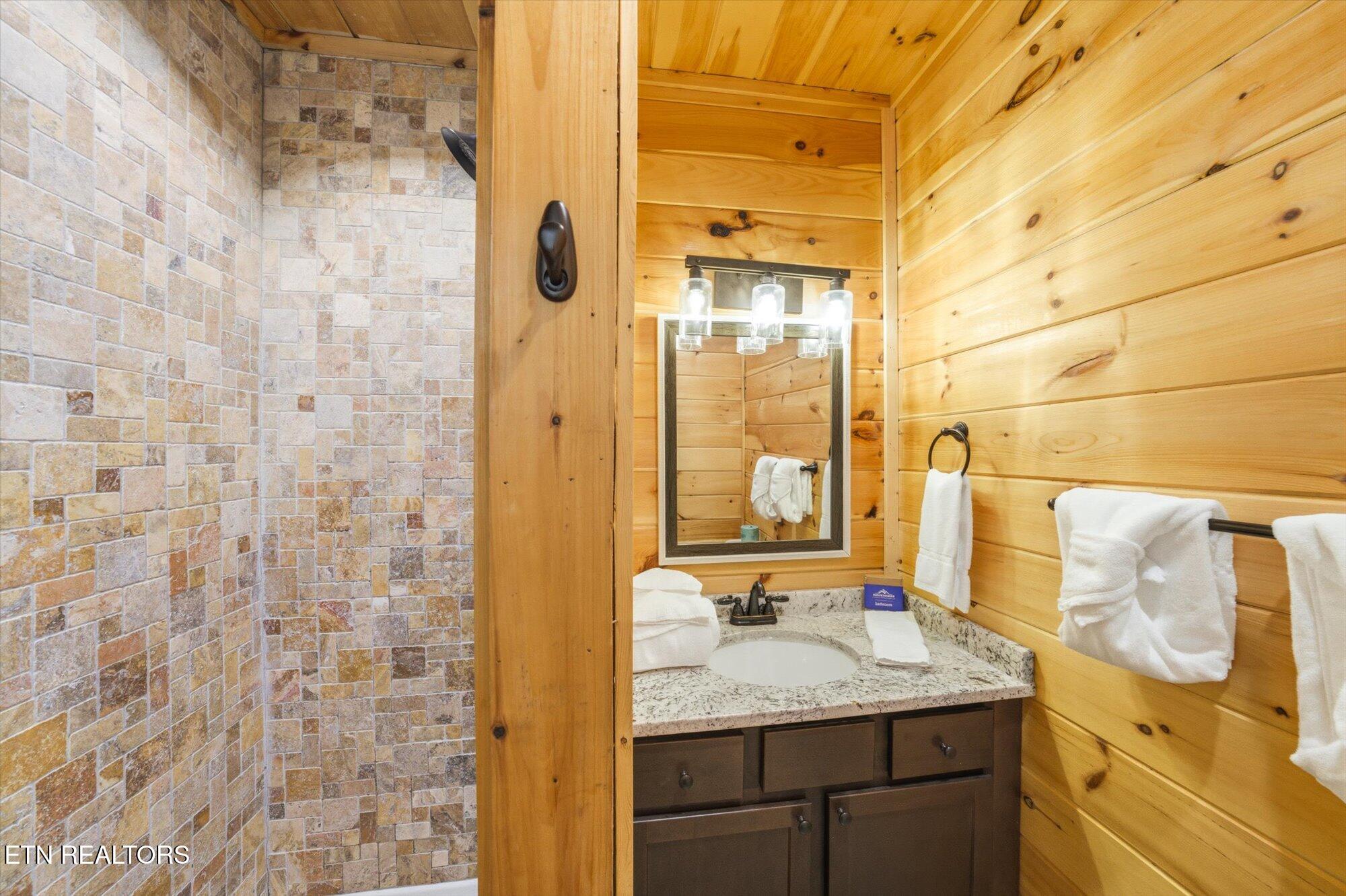 551 Blackberry Ridge Way Pigeon Forge TN 37863