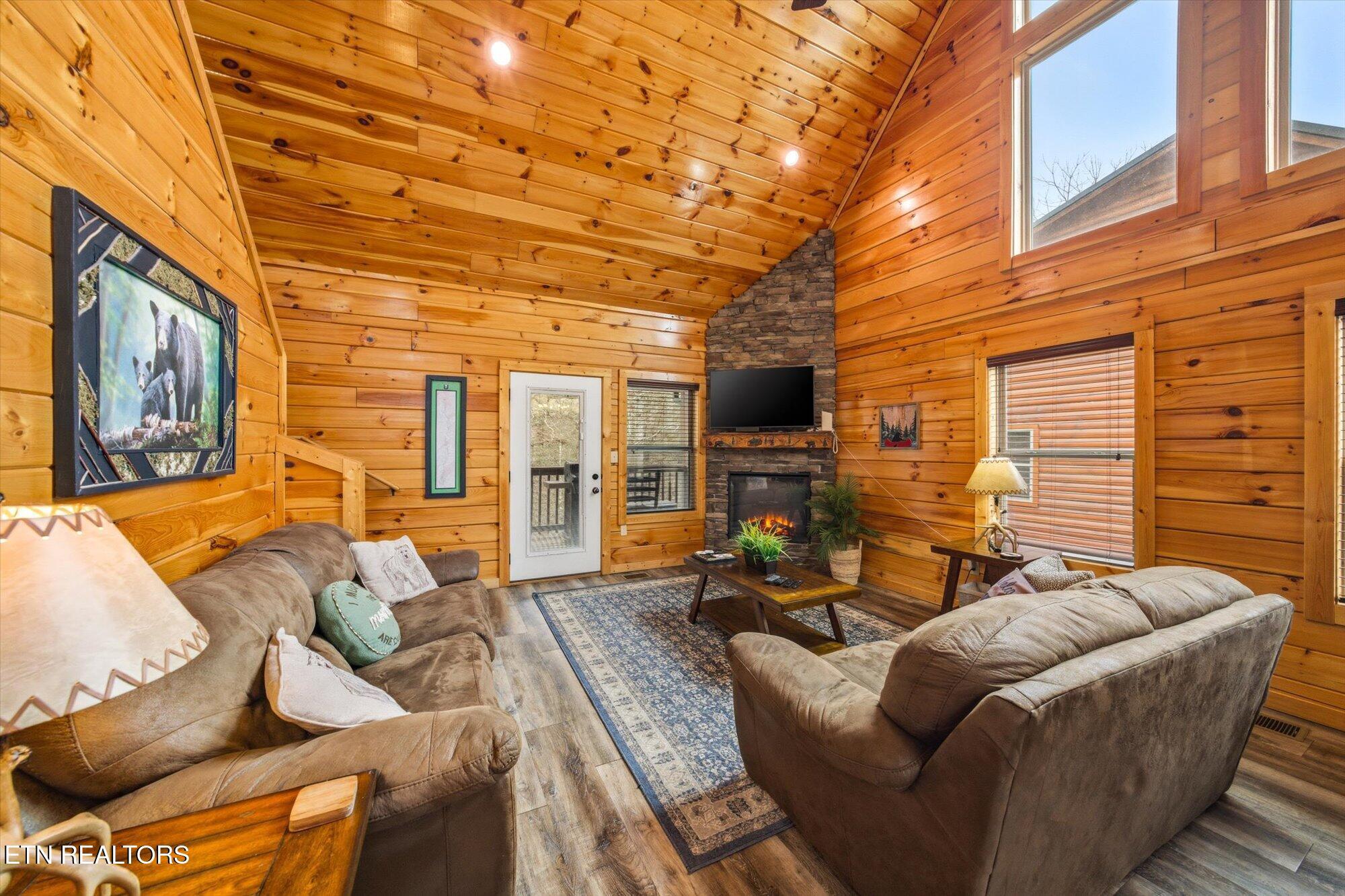 551 Blackberry Ridge Way Pigeon Forge TN 37863