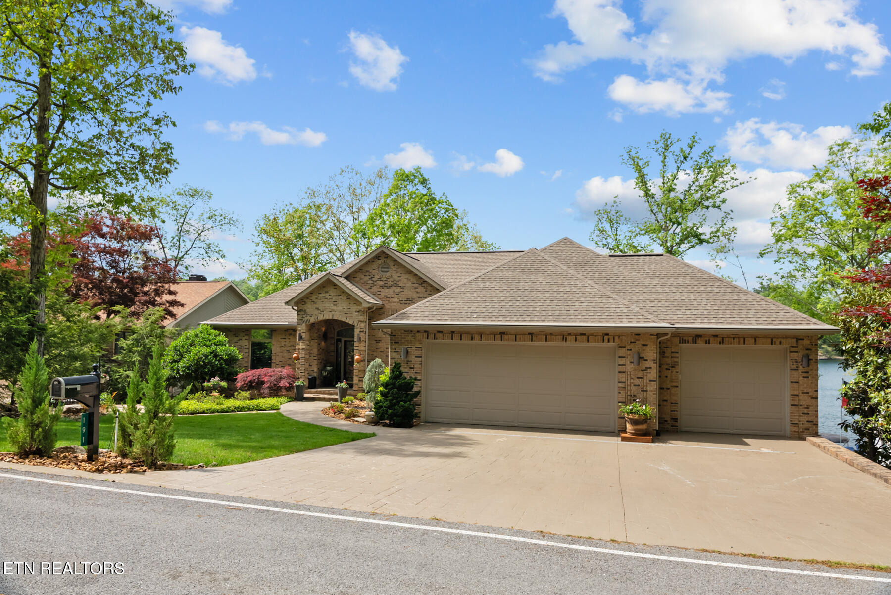 191 Markham Lane Crossville TN 38558