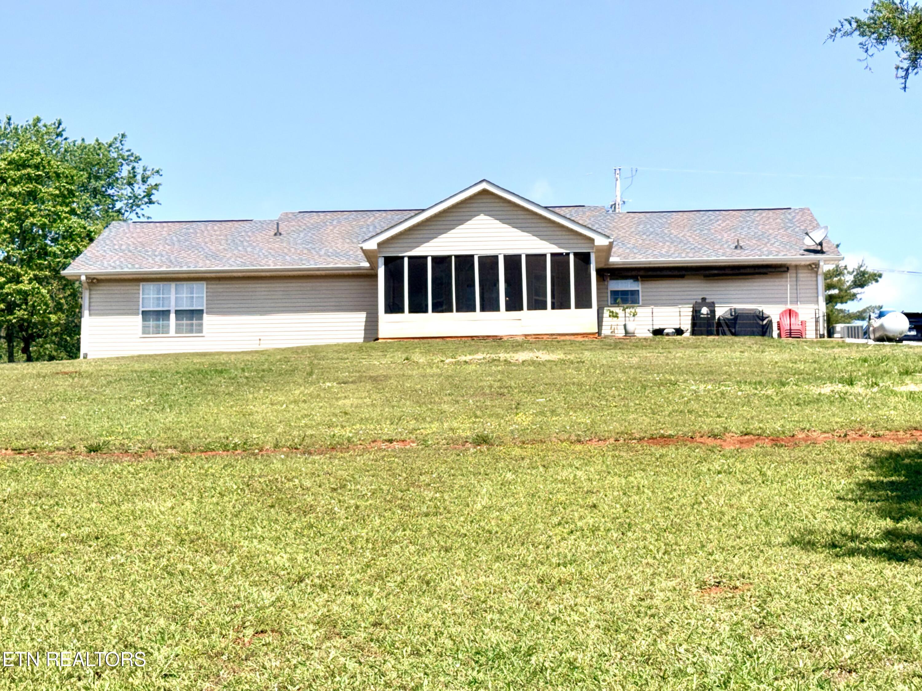 1049 Little Dogwood Road Kingston TN 37763