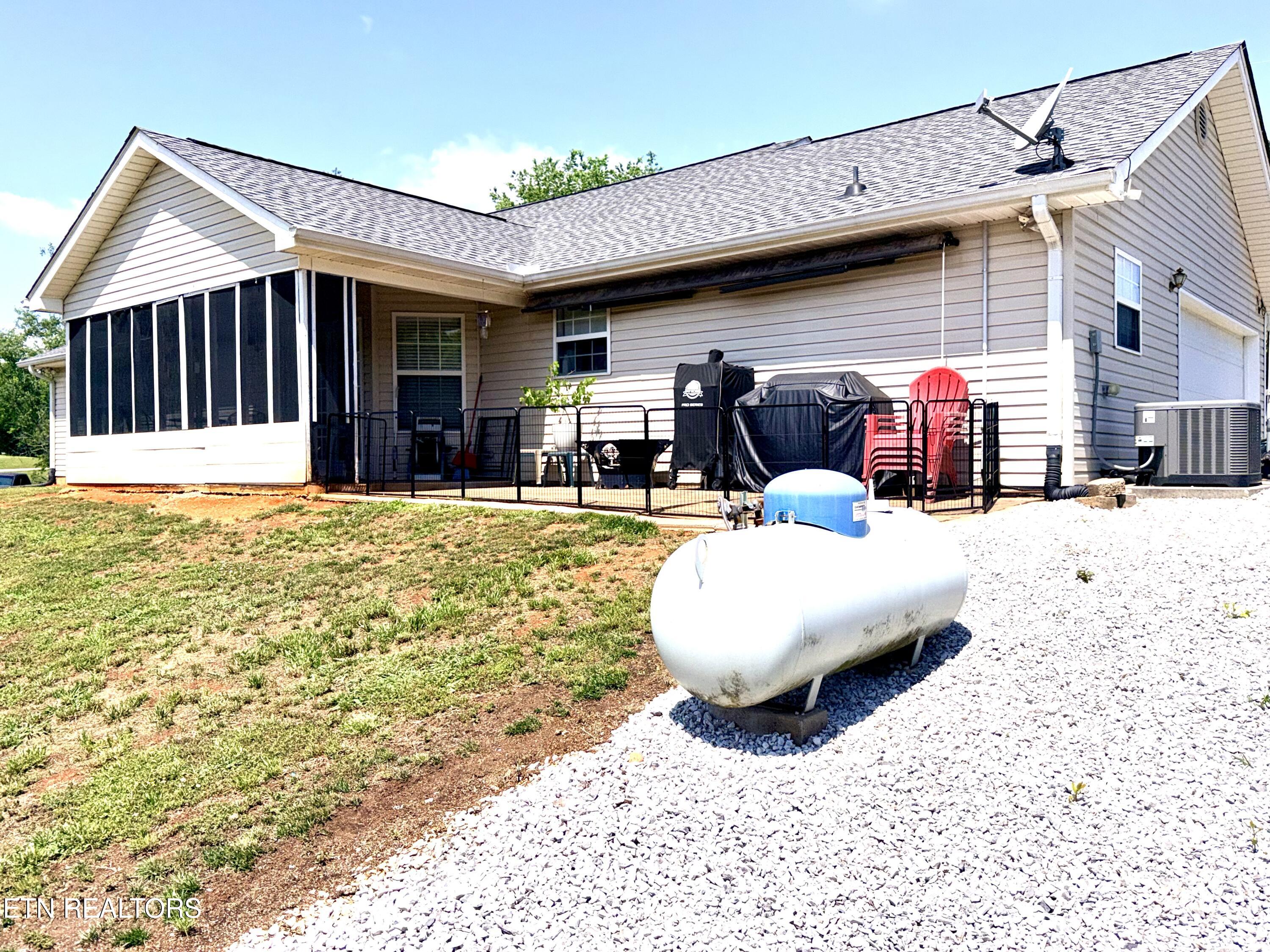 1049 Little Dogwood Road Kingston TN 37763