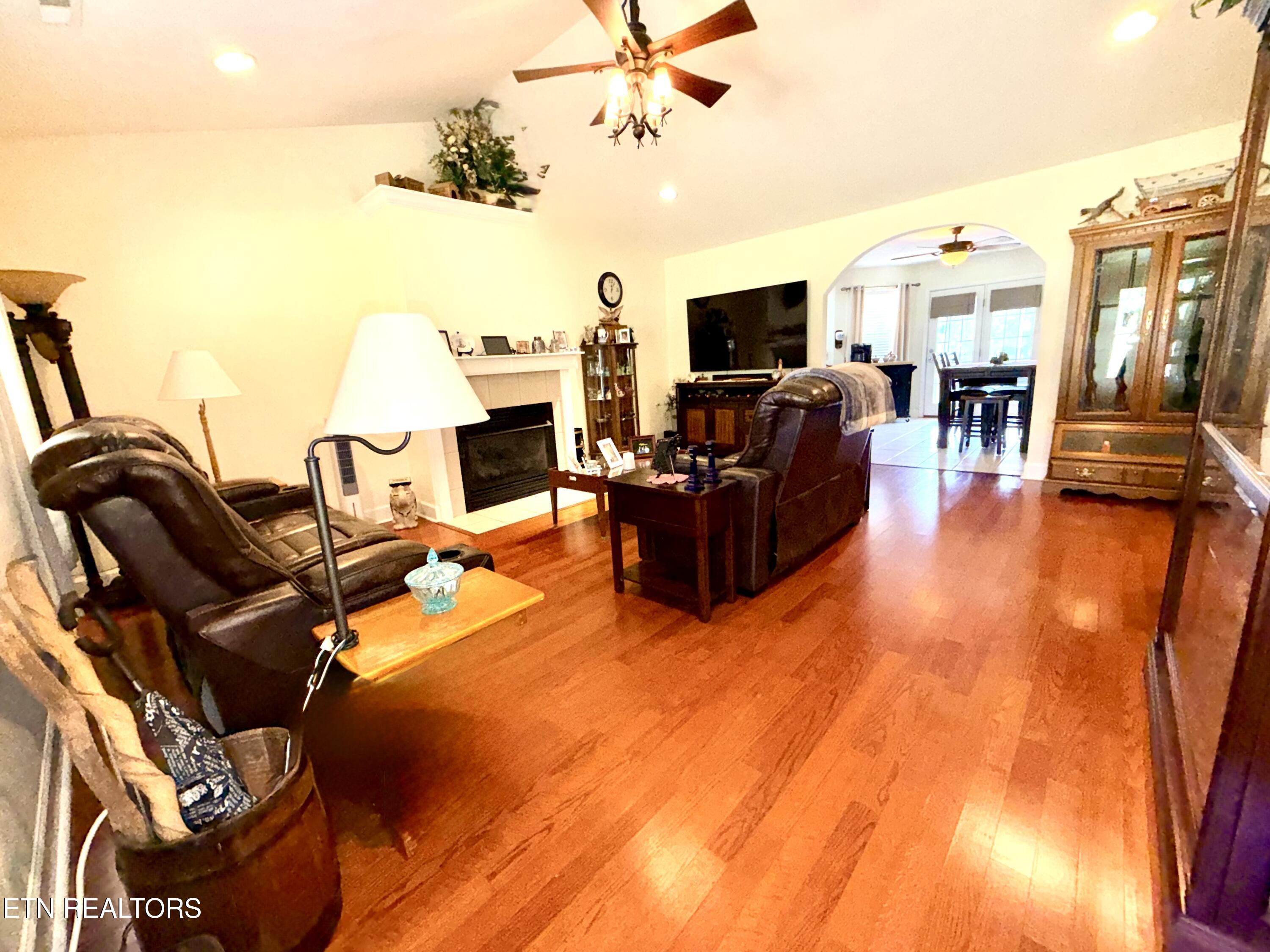 1049 Little Dogwood Road Kingston TN 37763