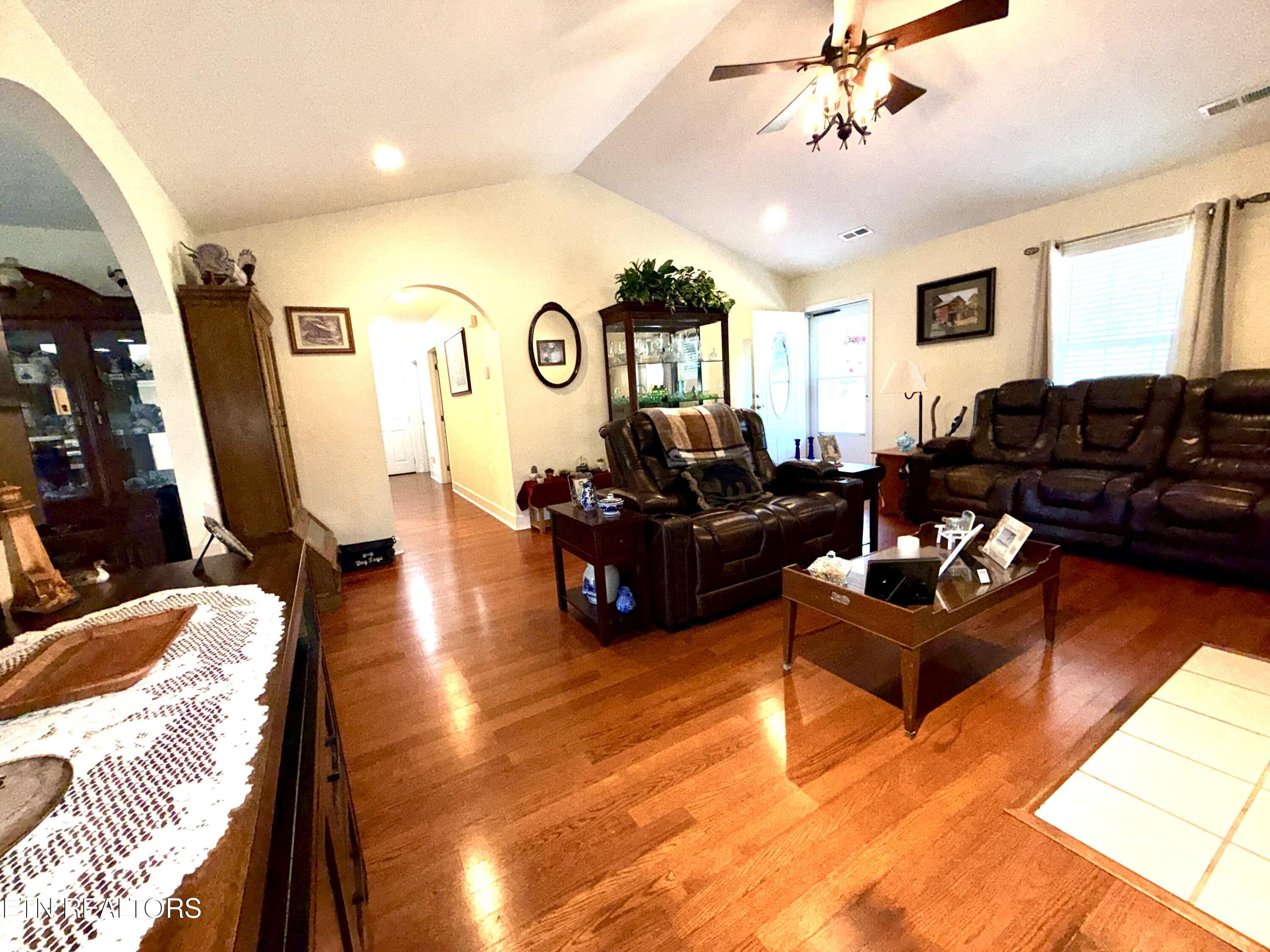 1049 Little Dogwood Road Kingston TN 37763