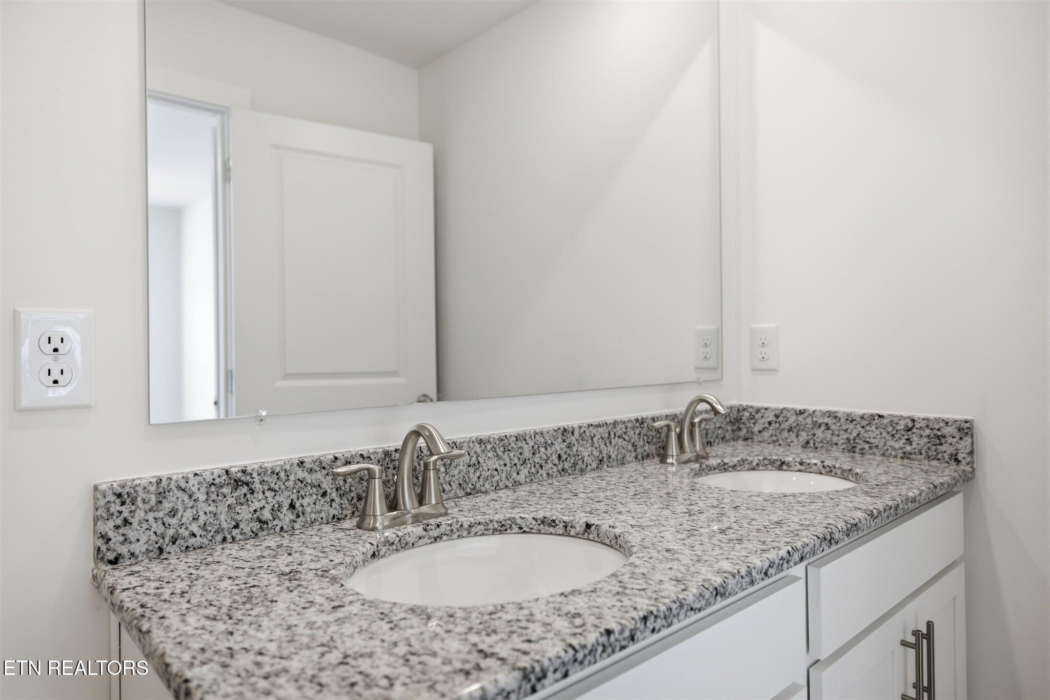 1414 Relaxation Run Sevierville TN 37876