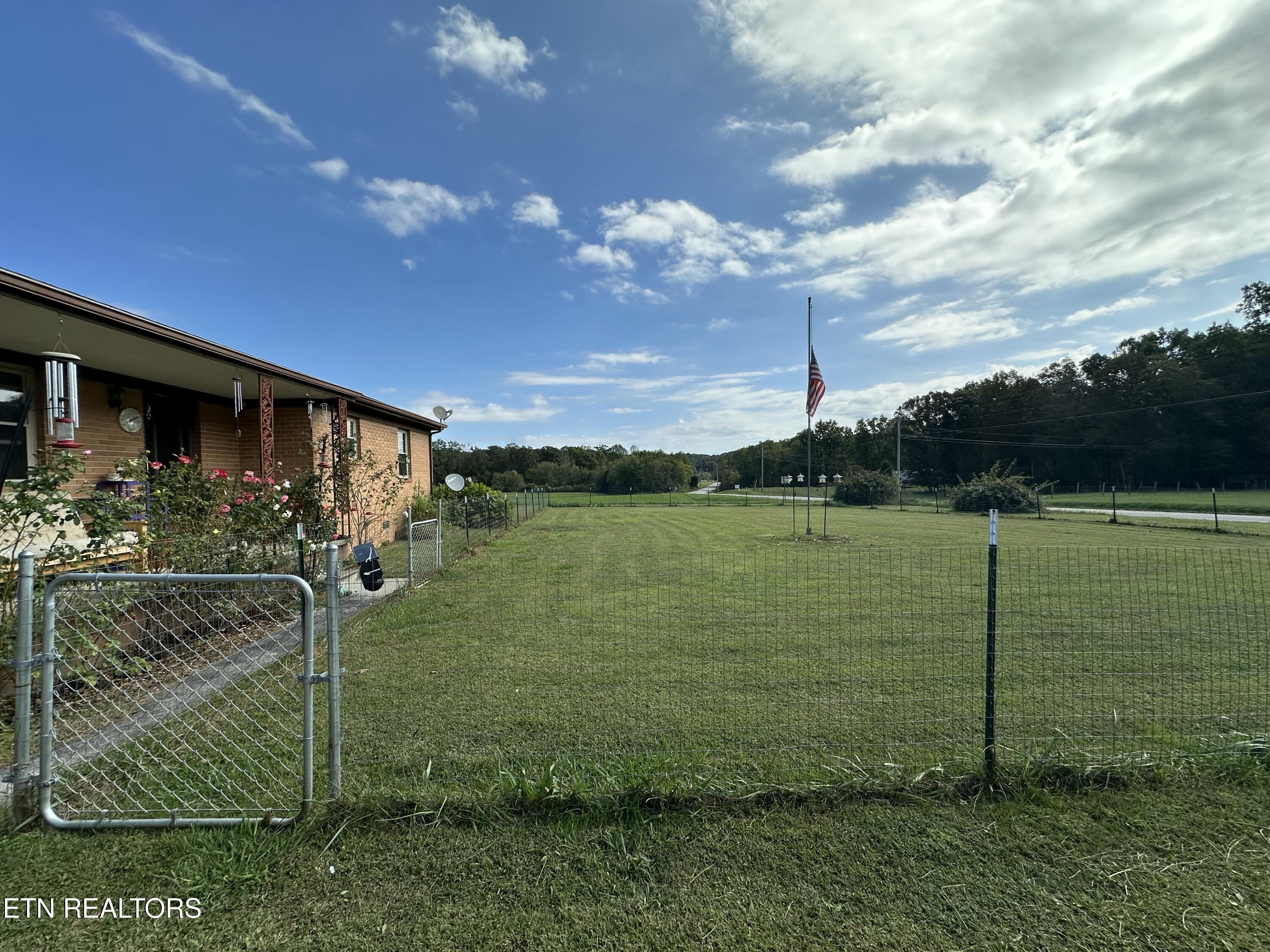 2854 Airport Road Oakdale TN 37829