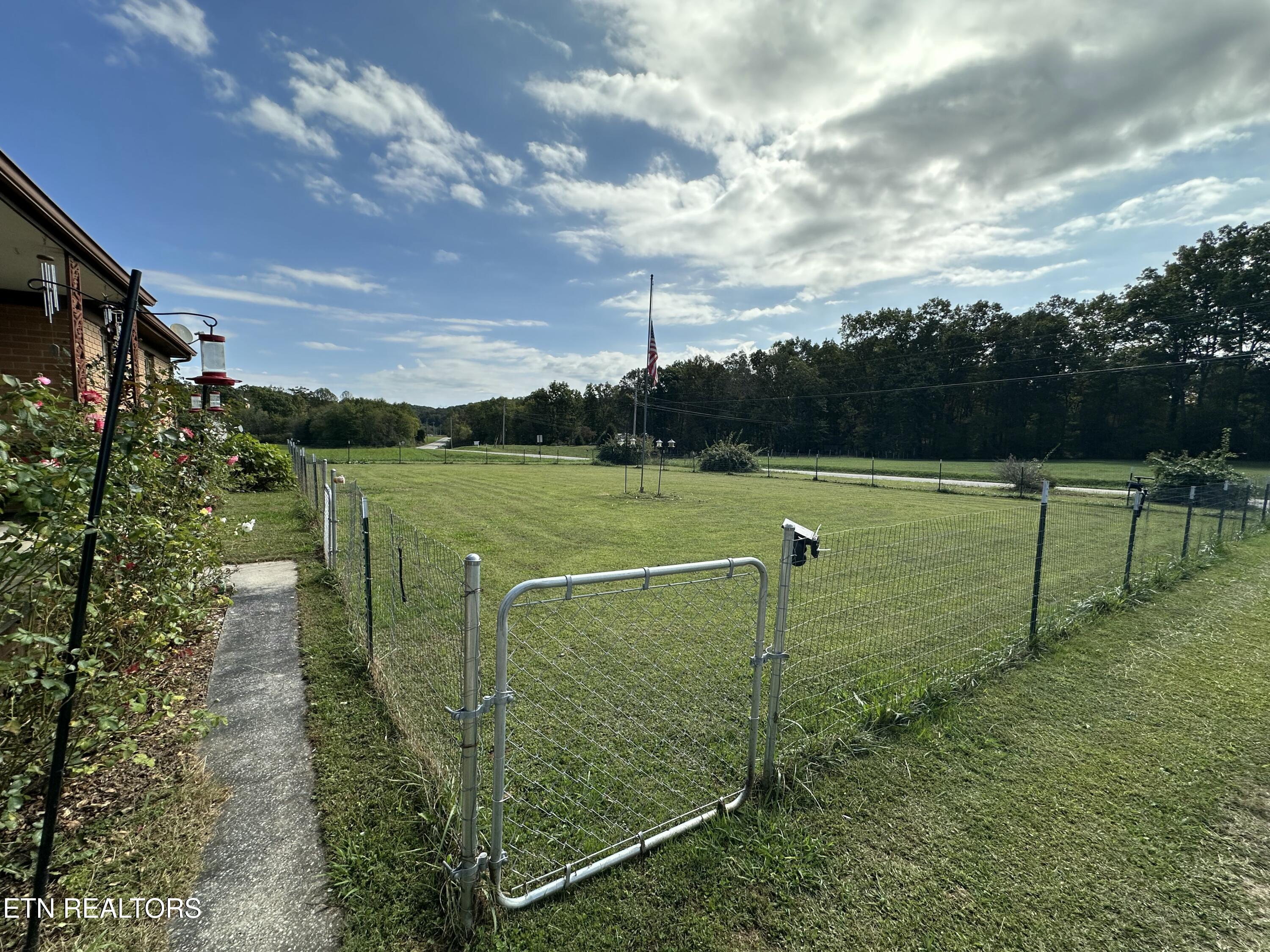 2854 Airport Road Oakdale TN 37829