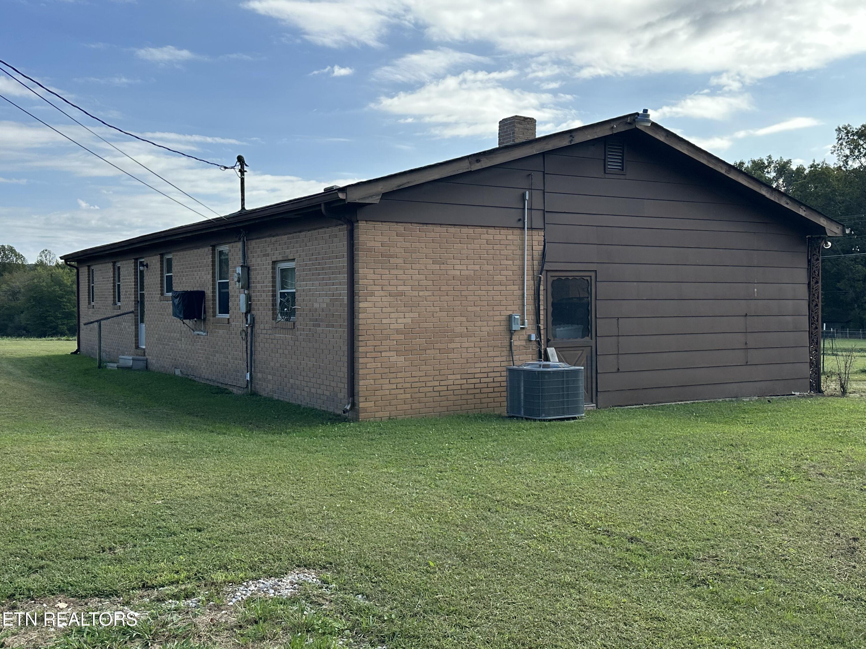 2854 Airport Road Oakdale TN 37829