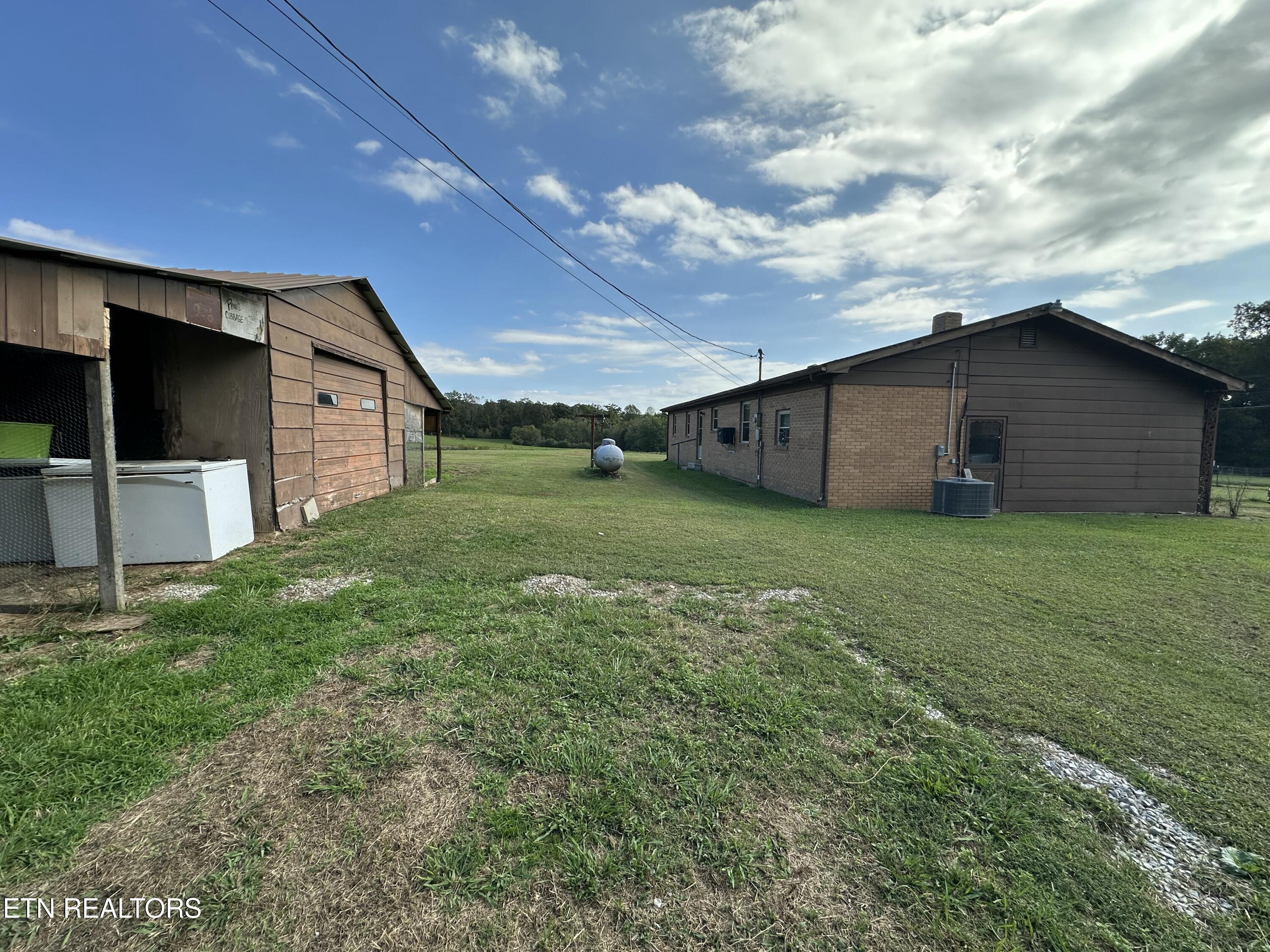 2854 Airport Road Oakdale TN 37829
