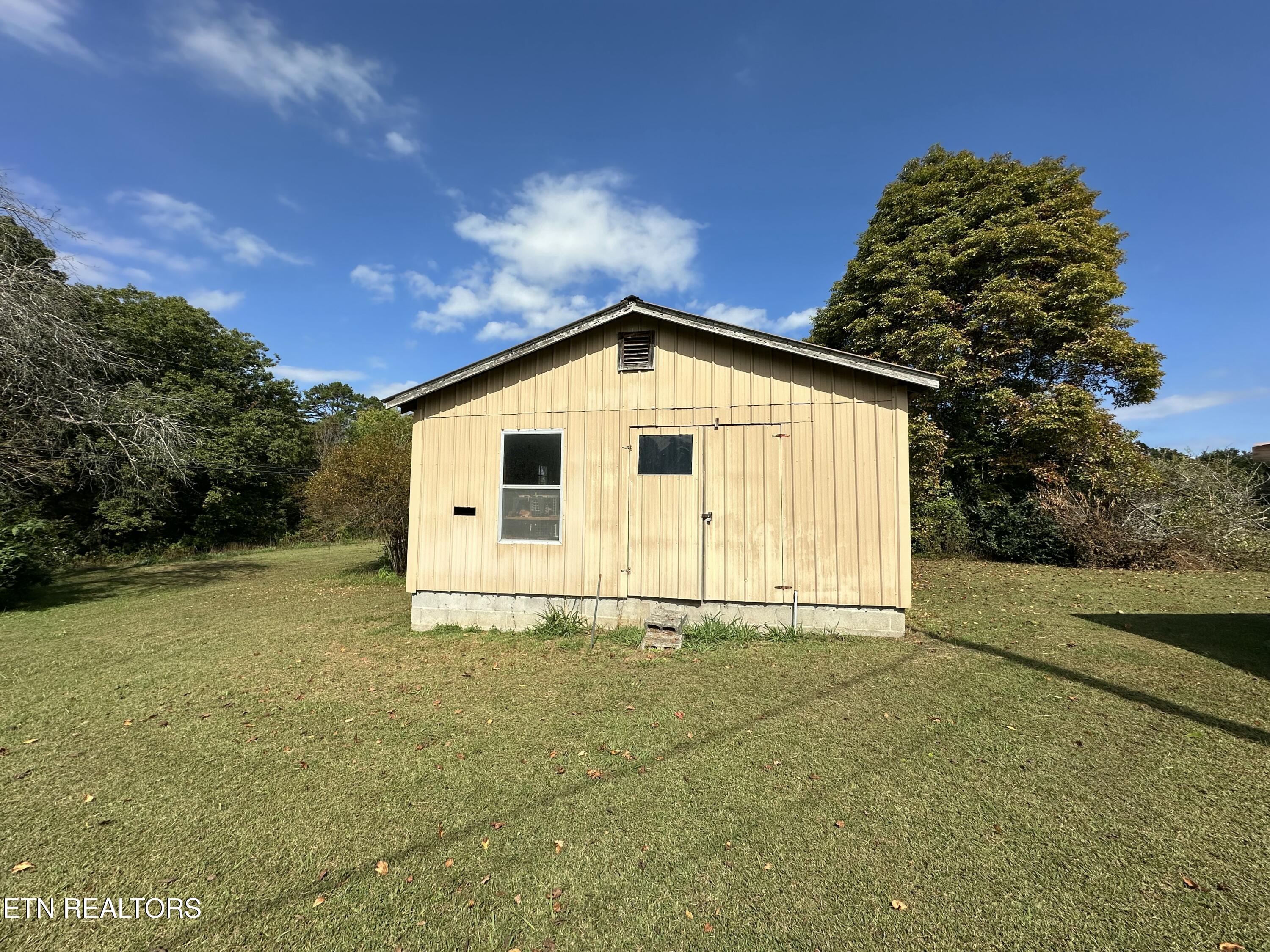2854 Airport Road Oakdale TN 37829