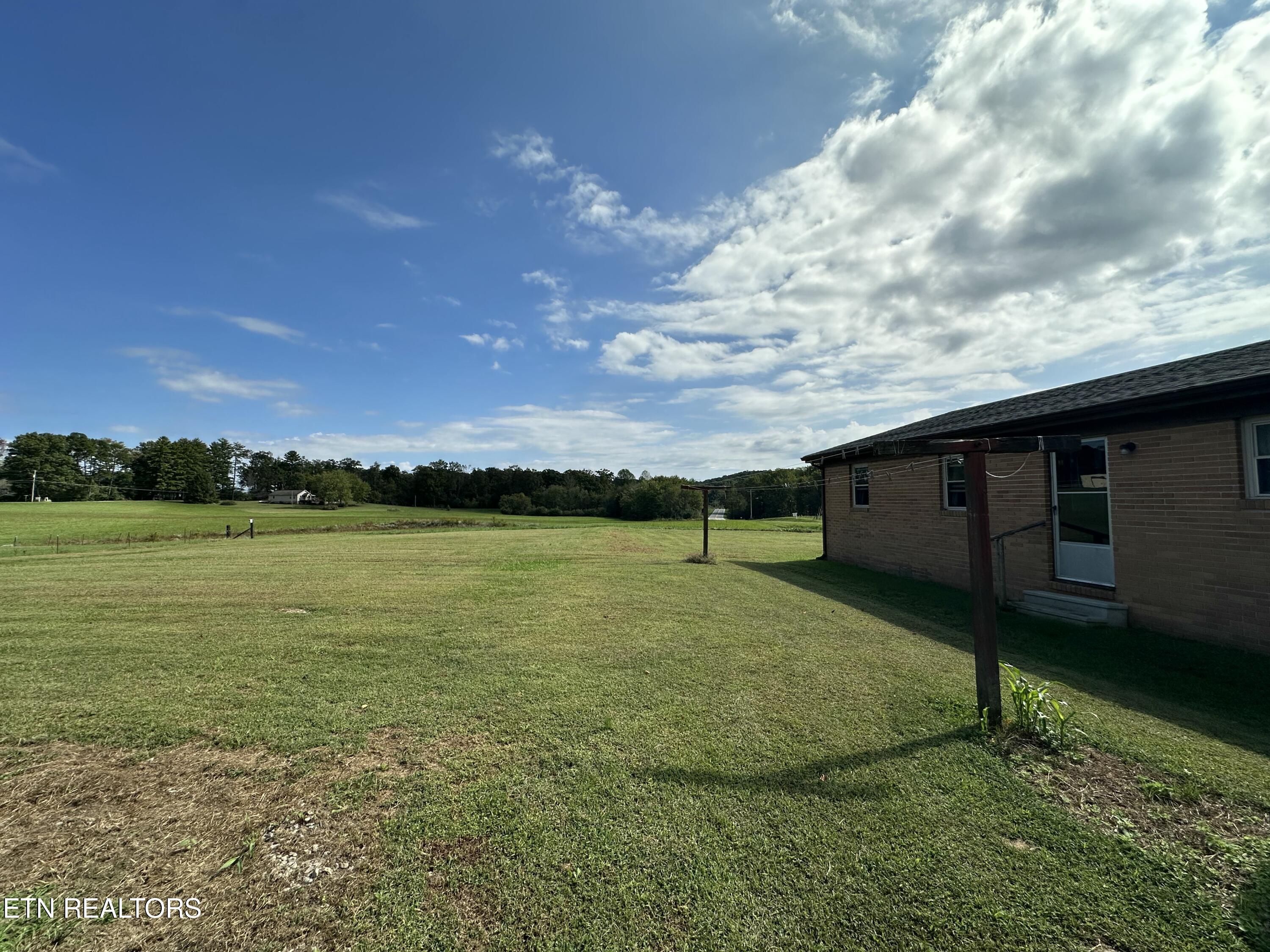 2854 Airport Road Oakdale TN 37829
