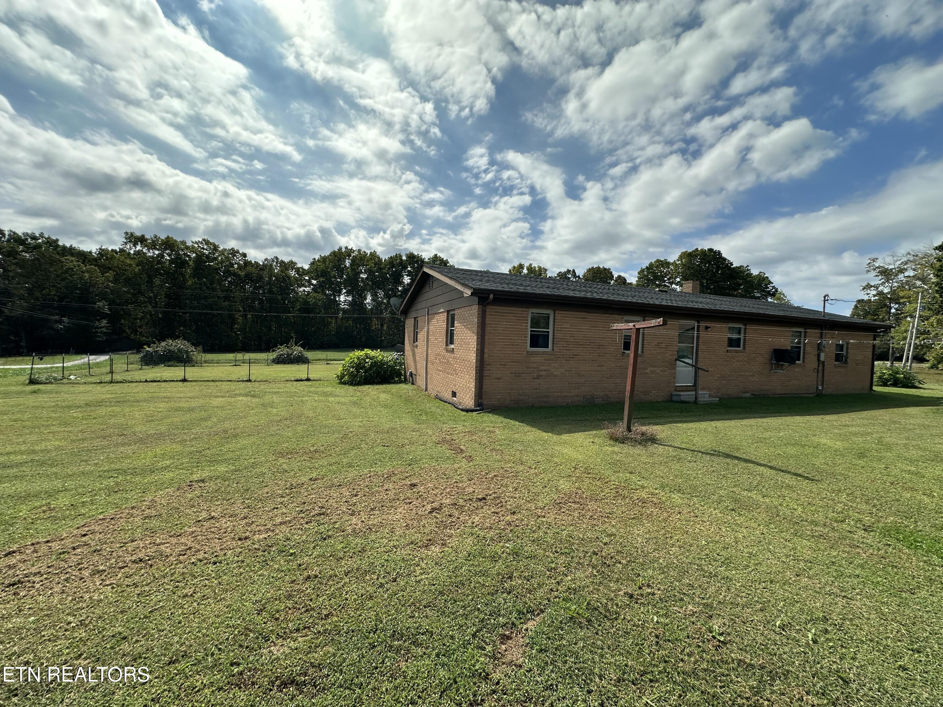 2854 Airport Road Oakdale TN 37829