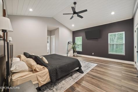964 Deerwood Drive Dandridge TN 37725