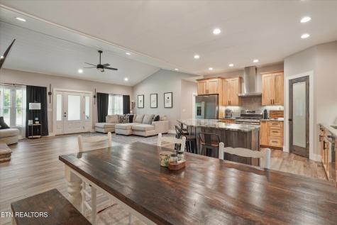 964 Deerwood Drive Dandridge TN 37725