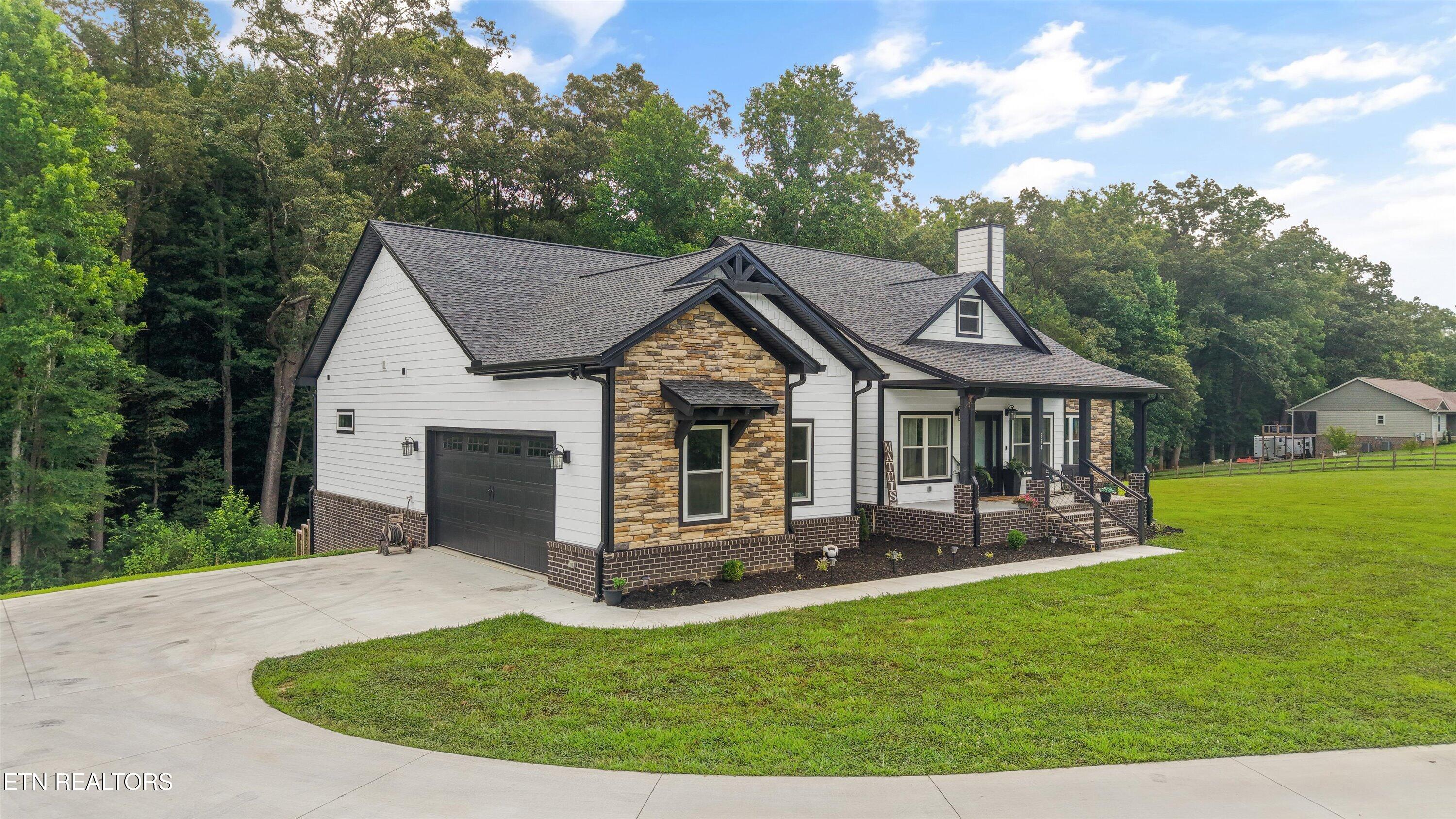 964 Deerwood Drive Dandridge TN 37725