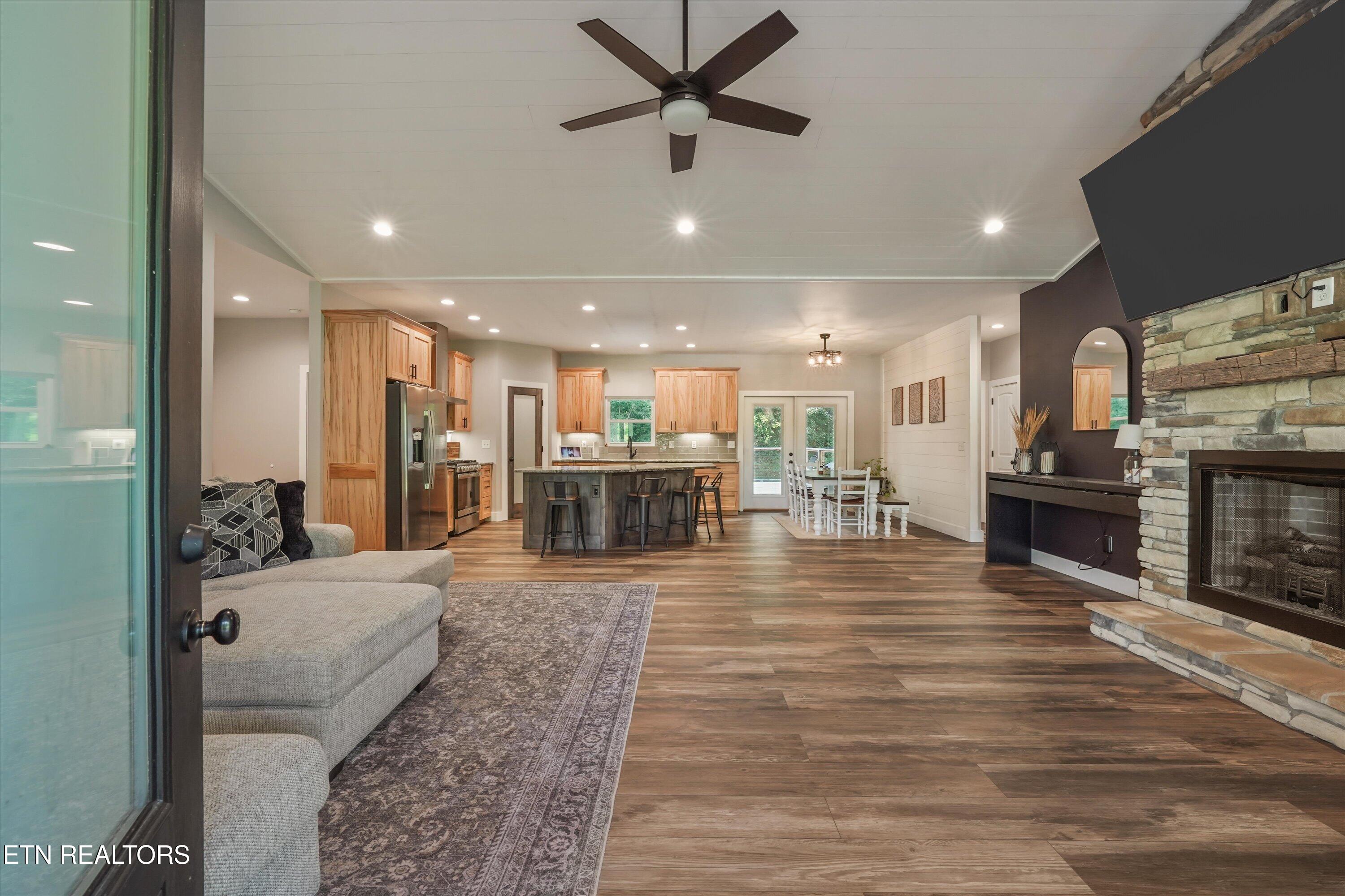 964 Deerwood Drive Dandridge TN 37725