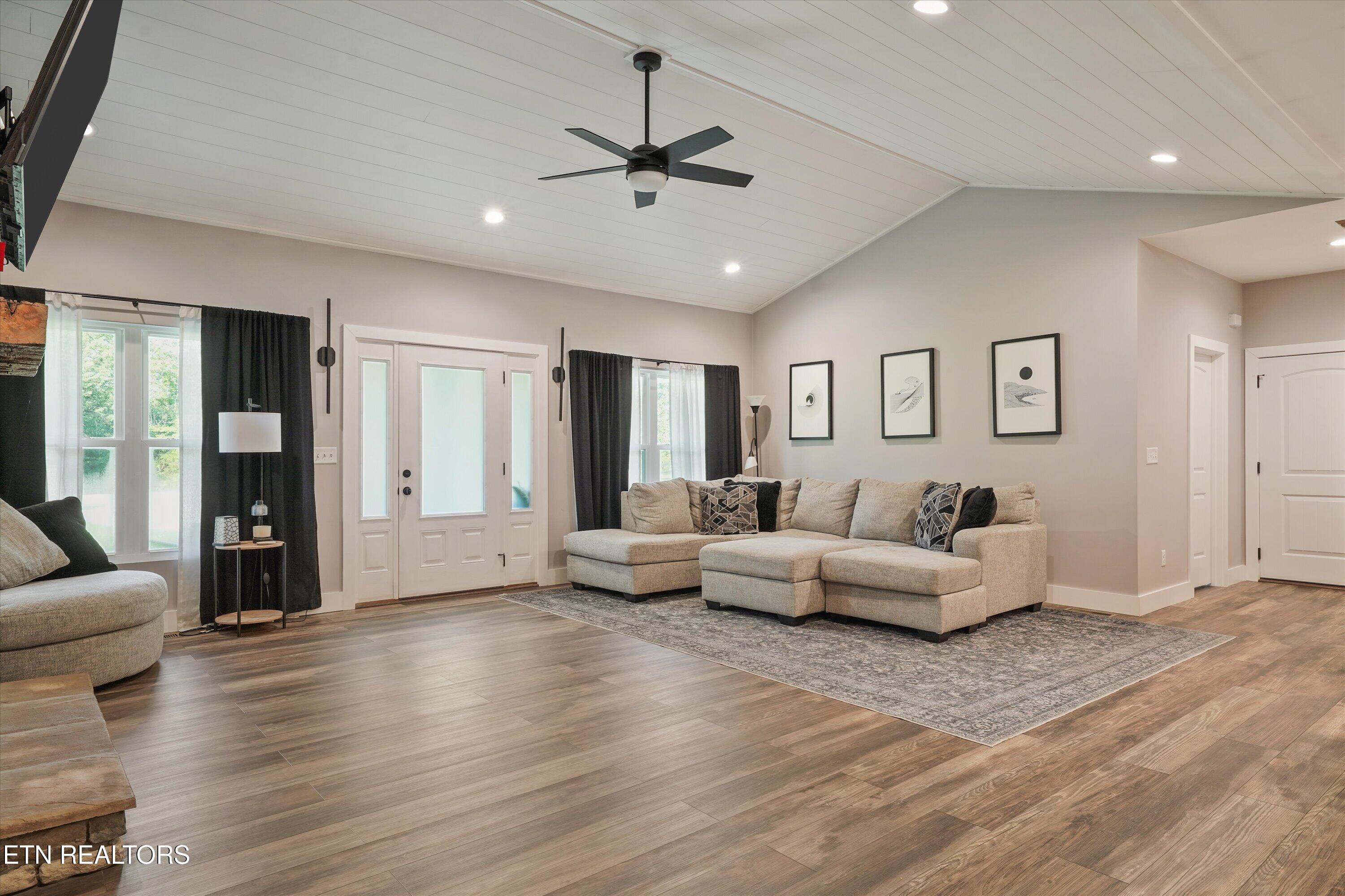 964 Deerwood Drive Dandridge TN 37725